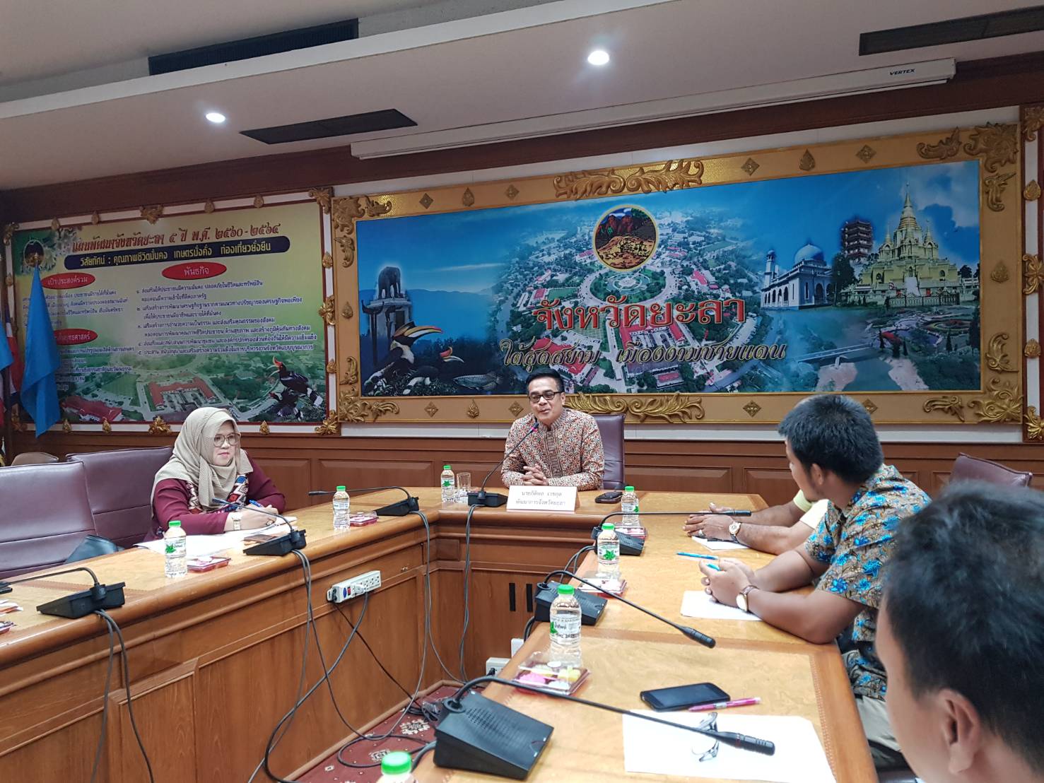 พัฒนาการจังหวัดยะลา เป็นประธานการประชุมโครงการส่งเสริมและพัฒนาระบบมาตรฐานการพัฒนาชุมชน