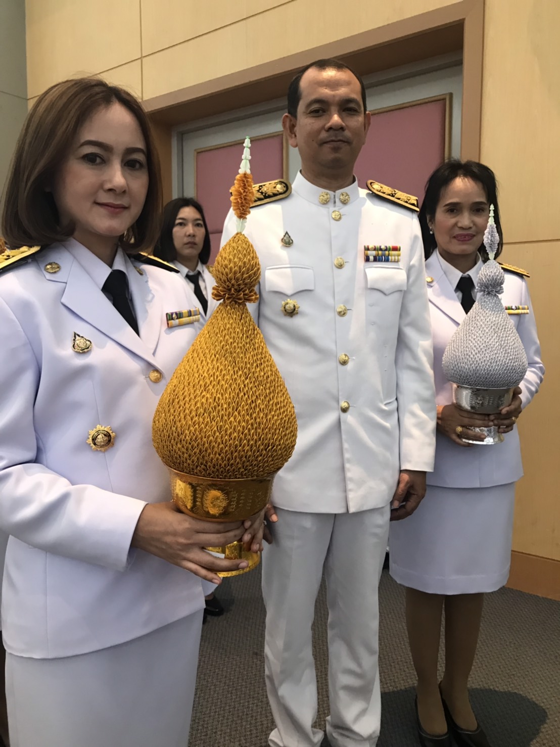 พช.ยะลา ร่วมพิธีถวายเครื่องราชสักการะ จุดเทียนชัยถวายพระพรชัยมงคล เนื่องในโอกาสวันเฉลิมพระชนมพรรษาสมเด็จพระนางเจ้าสิริกิติ์ พระบรมราชินีนาถ พระบรมราชชนนีพันปีหลวง ประจำปีพุทธศักราช 2562