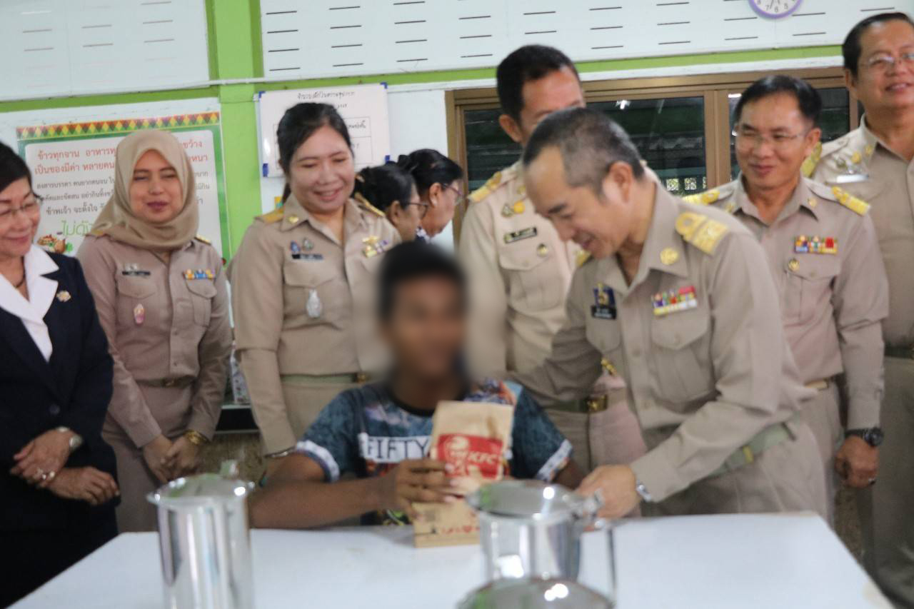 พช.ยะลา ร่วมโครงการน้ำพระทัยพระราชทานส่วนภูมิภาคสภาสังคมสงเคราะห์ฯ ประจำปี 2562