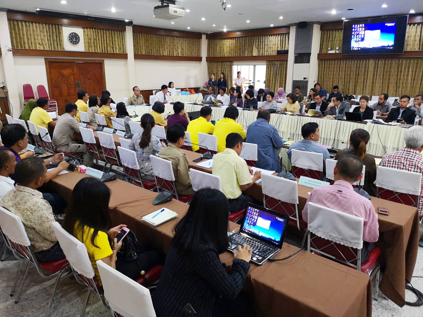 พช.ยะลา ร่วมในการประชุมเพื่อนำเสนอข้อเสนอโครงการวิจัย