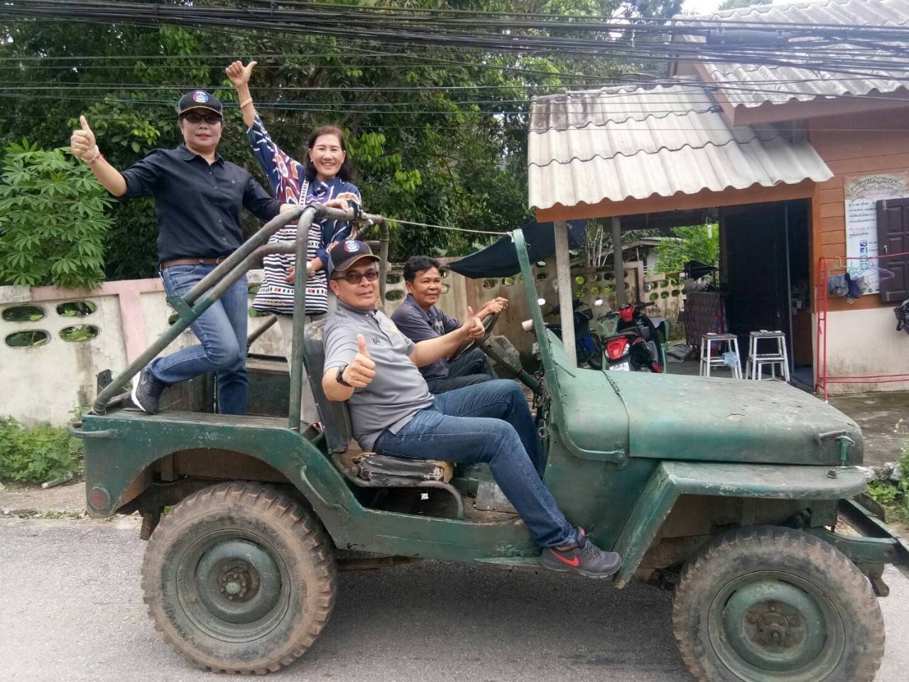 พัฒนาการจังหวัดยะลา พร้อมด้วยหัวหน้ากลุ่มฯ/ฝ่ายฯ ติดตามและเยี่ยมชมชุมชนท่องเที่ยว OTOP นวัตวิถี อ.ยะหา