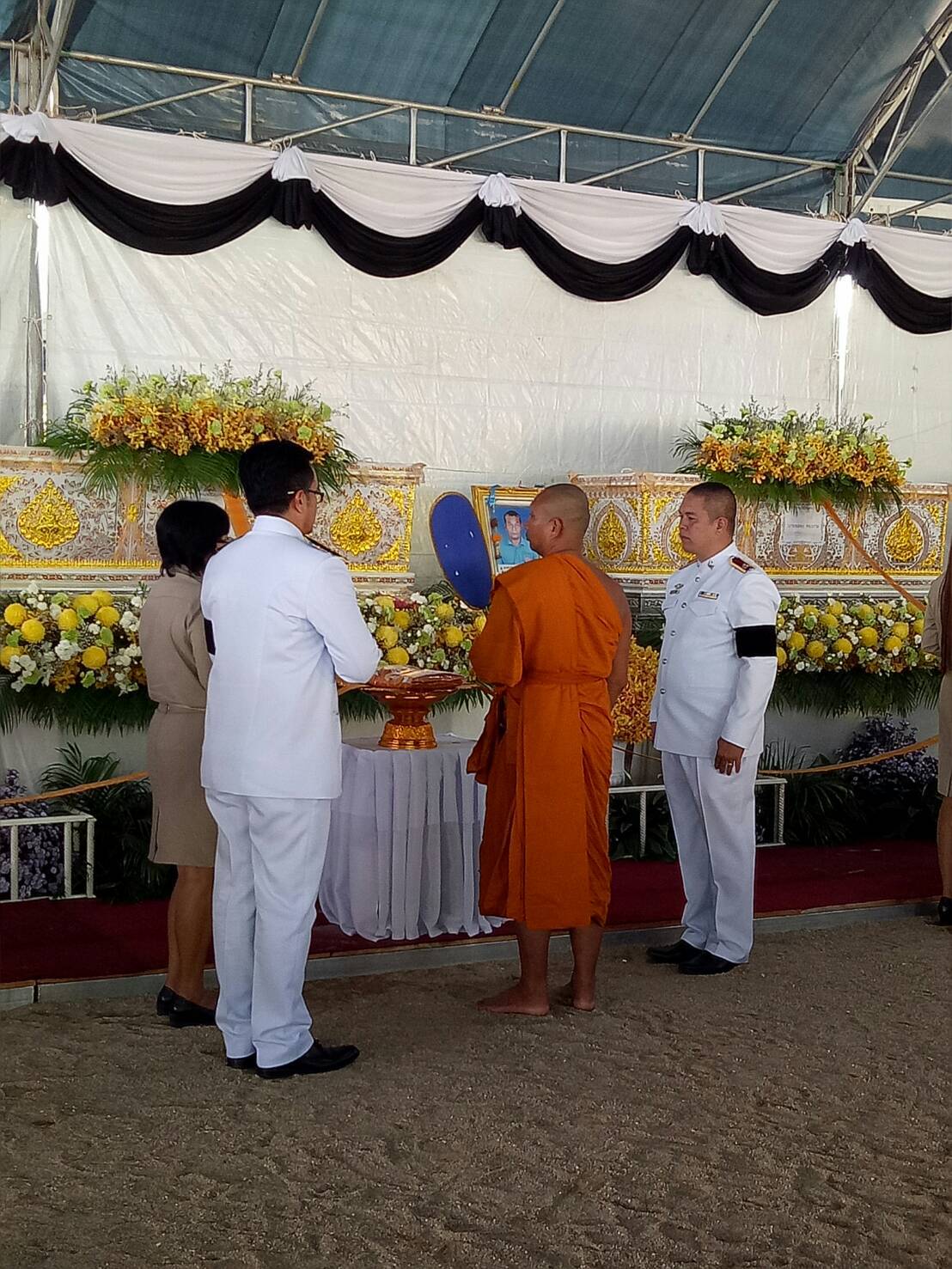 พัฒนาการจังหวัดยะลา ร่วมพิธีพระราชทานเพลิงศพผู้เสียชีวิต 9 ราย จากเหตุการณ์ความไม่สงบ