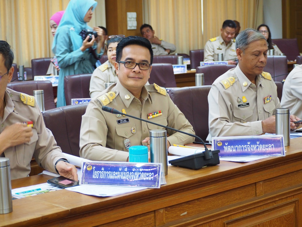 พัฒนาชุมชนยะลา เชิญชวนส่วนราชการร่วมสืบสาน อนุรักษ์ศิลป์ผ้าถิ่นไทย ดำรงไว้ในแผ่นดิน และอุดหนุนกระเช้าของขวัญปีใหม่