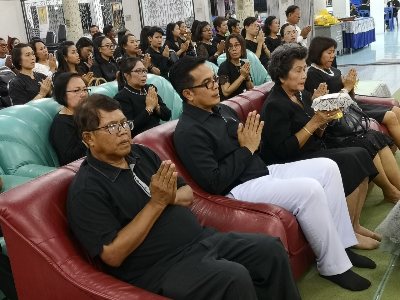 พช.ยะลา ร่วมรดน้ำศพและสวดพระอภิธรรมศพ คุณแม่ทองดี เย็นเปี่ยม