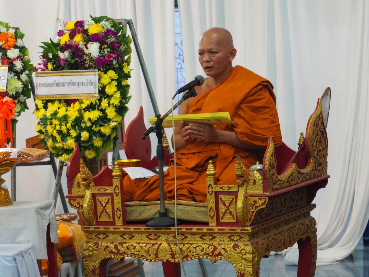 พจ.ยะลา นำคณะข้าราชการ พช.ยะลา เป็นเจ้าภาพสวดพระอภิธรรมศพ คุณแม่ทองดี เย็นเปี่ยม