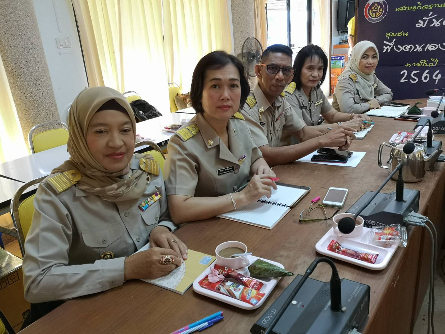 พจ.ยะลา นำทีมเจ้าหน้าที่พัฒนาชุมชน รับชม Morning Brief รับทราบแนวทางการขับเคลื่อนงาน