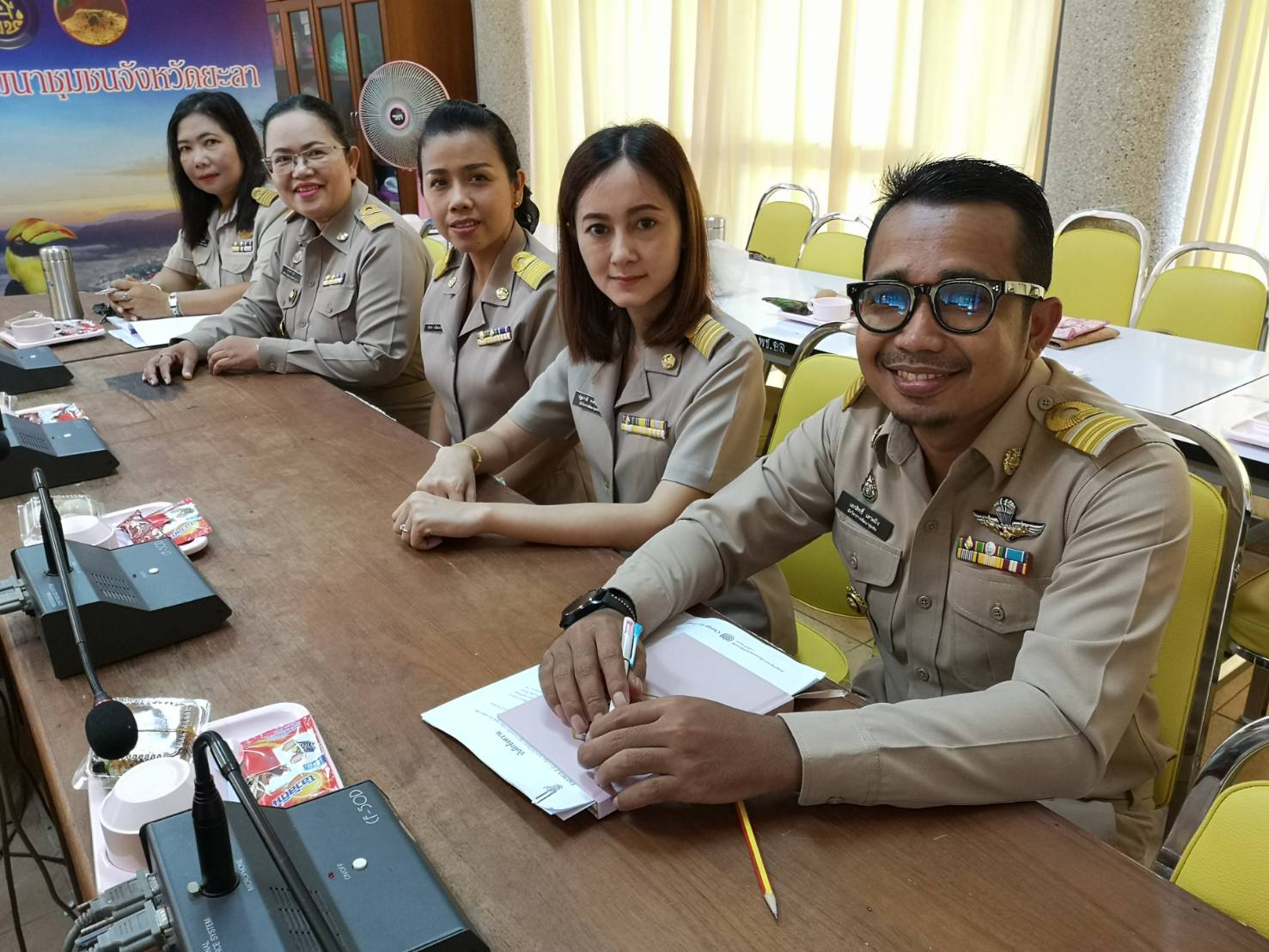 พจ.ยะลา นำทีมเจ้าหน้าที่พัฒนาชุมชน รับชม Morning Brief รับทราบแนวทางการขับเคลื่อนงาน