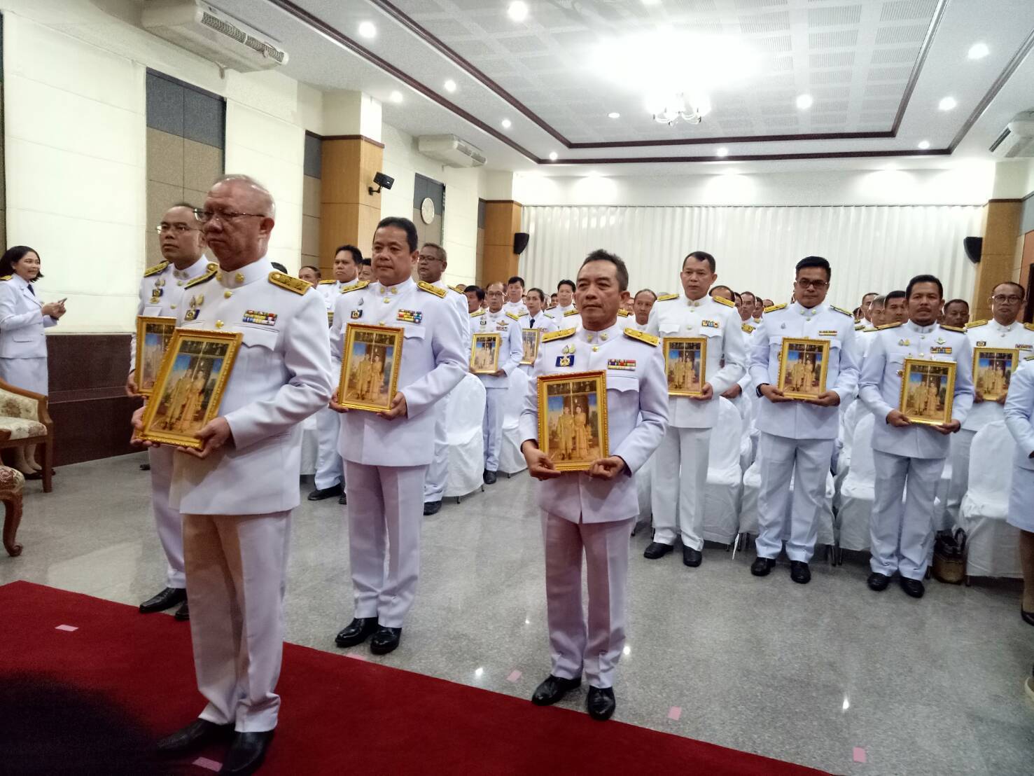 พัฒนาการจังหวัดยะลา เข้ารับพระราชทานพระบรมฉายาลักษณ์ พระบาทสมเด็จพระเจ้าอยู่หัว