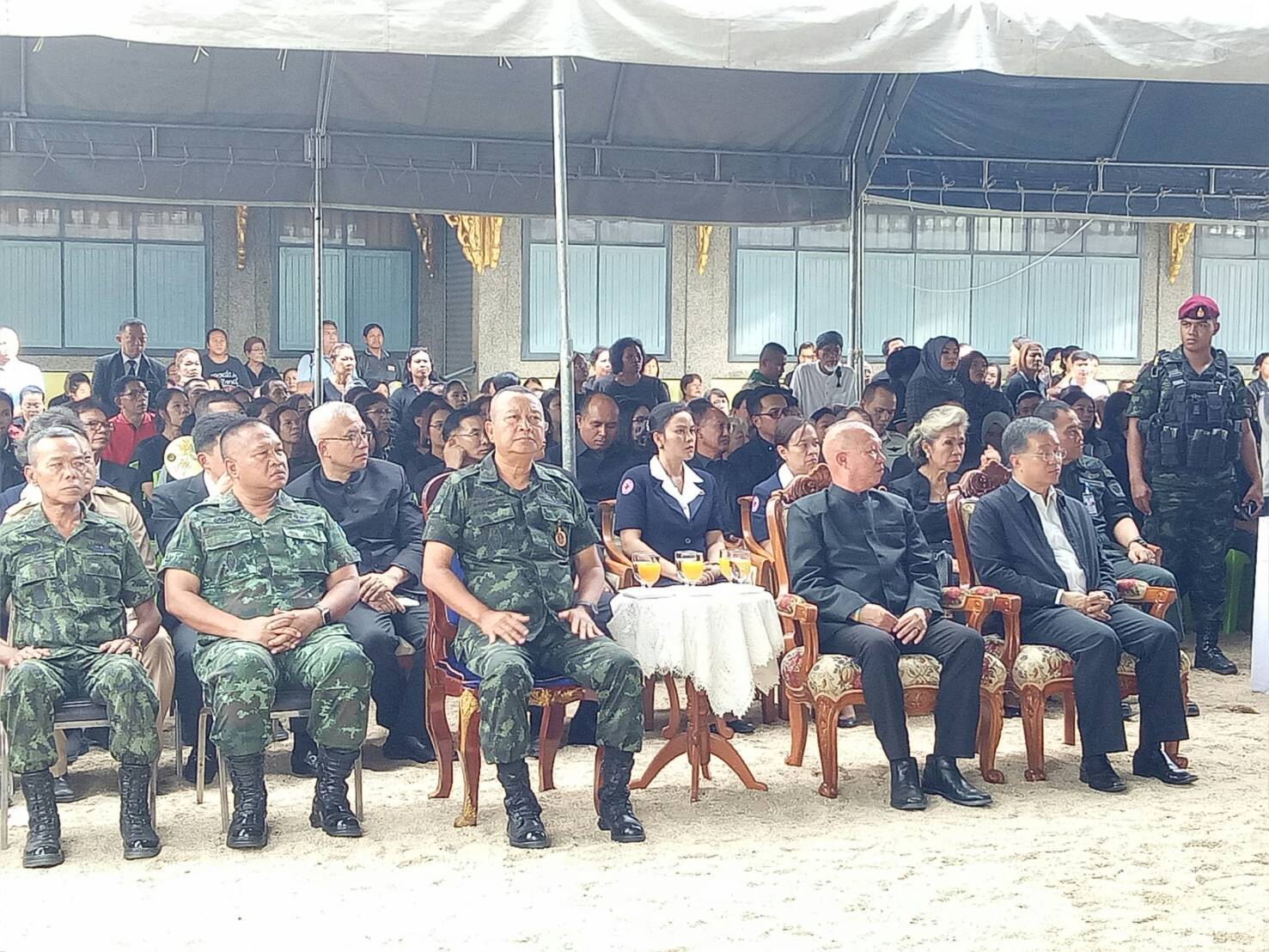 พัฒนาการจังหวัดยะลา ร่วมพิธีวางพวงมาลาหลวงและพวงมาลาพระบรมวงศานุวงศ์