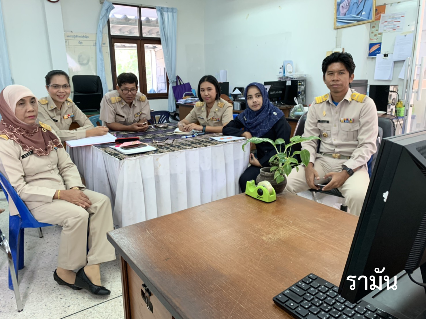พจ.ยะลา นำทีมเจ้าหน้าที่พัฒนาชุมชน รับชม Morning Brief รับทราบแนวทางการขับเคลื่อนงาน