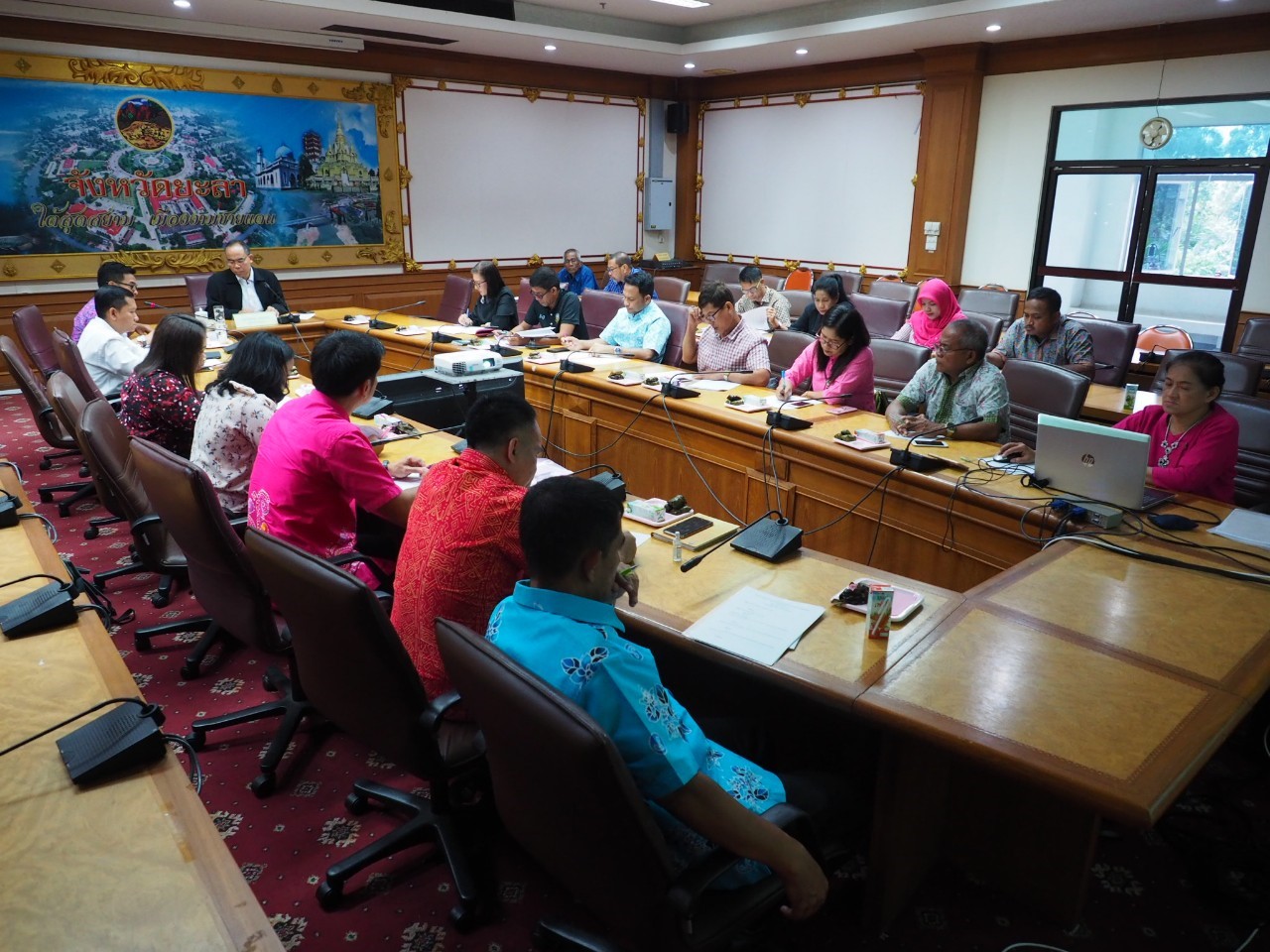 จ.ยะลา ประชุมคณะฯ ขับเคลื่อนการพัฒนาหมู่บ้านและชุมชนท้องถิ่นตามหลักปรัชญาของเศรษฐกิจพอเพียง