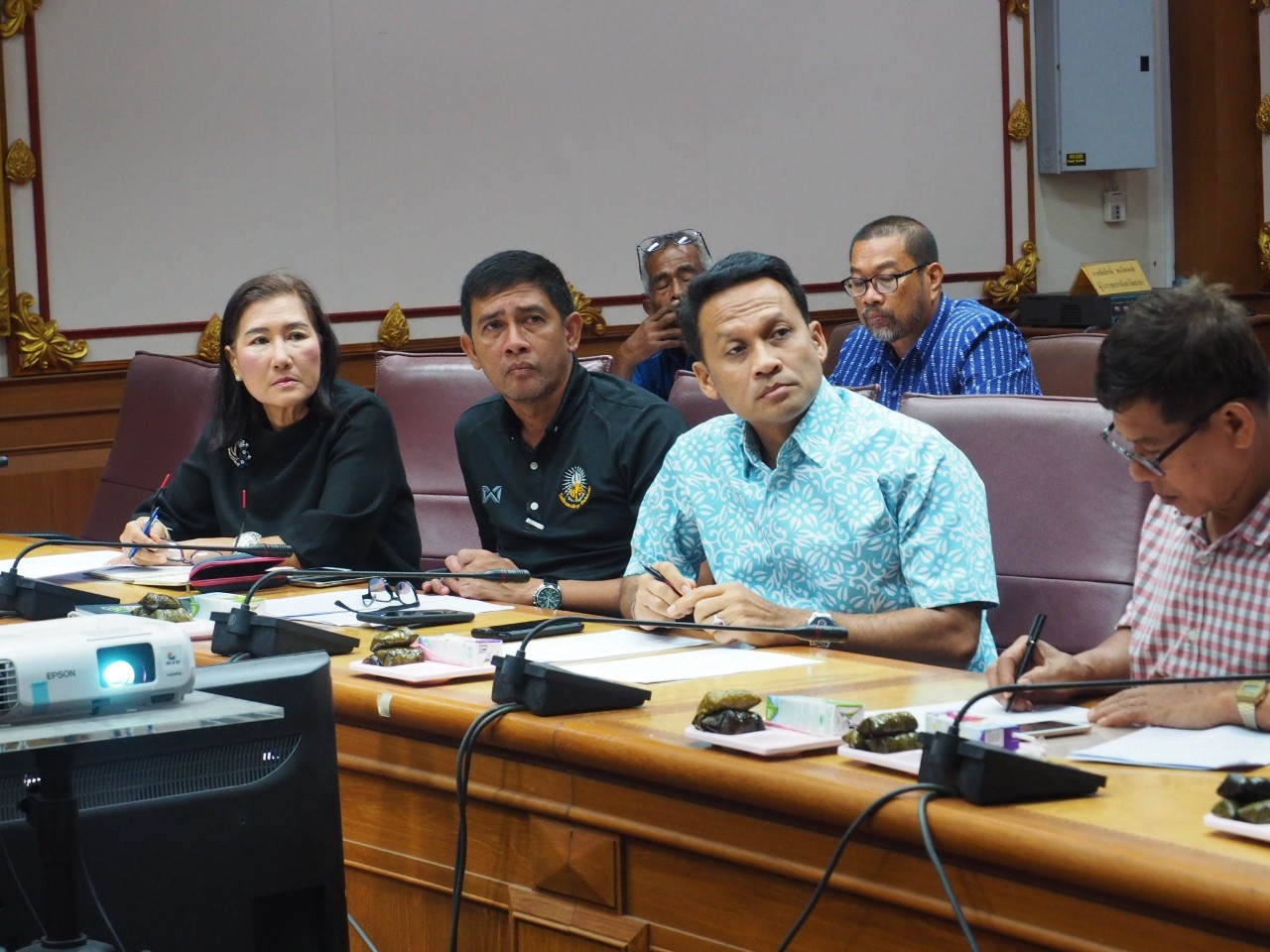 จ.ยะลา ประชุมคณะฯ ขับเคลื่อนการพัฒนาหมู่บ้านและชุมชนท้องถิ่นตามหลักปรัชญาของเศรษฐกิจพอเพียง