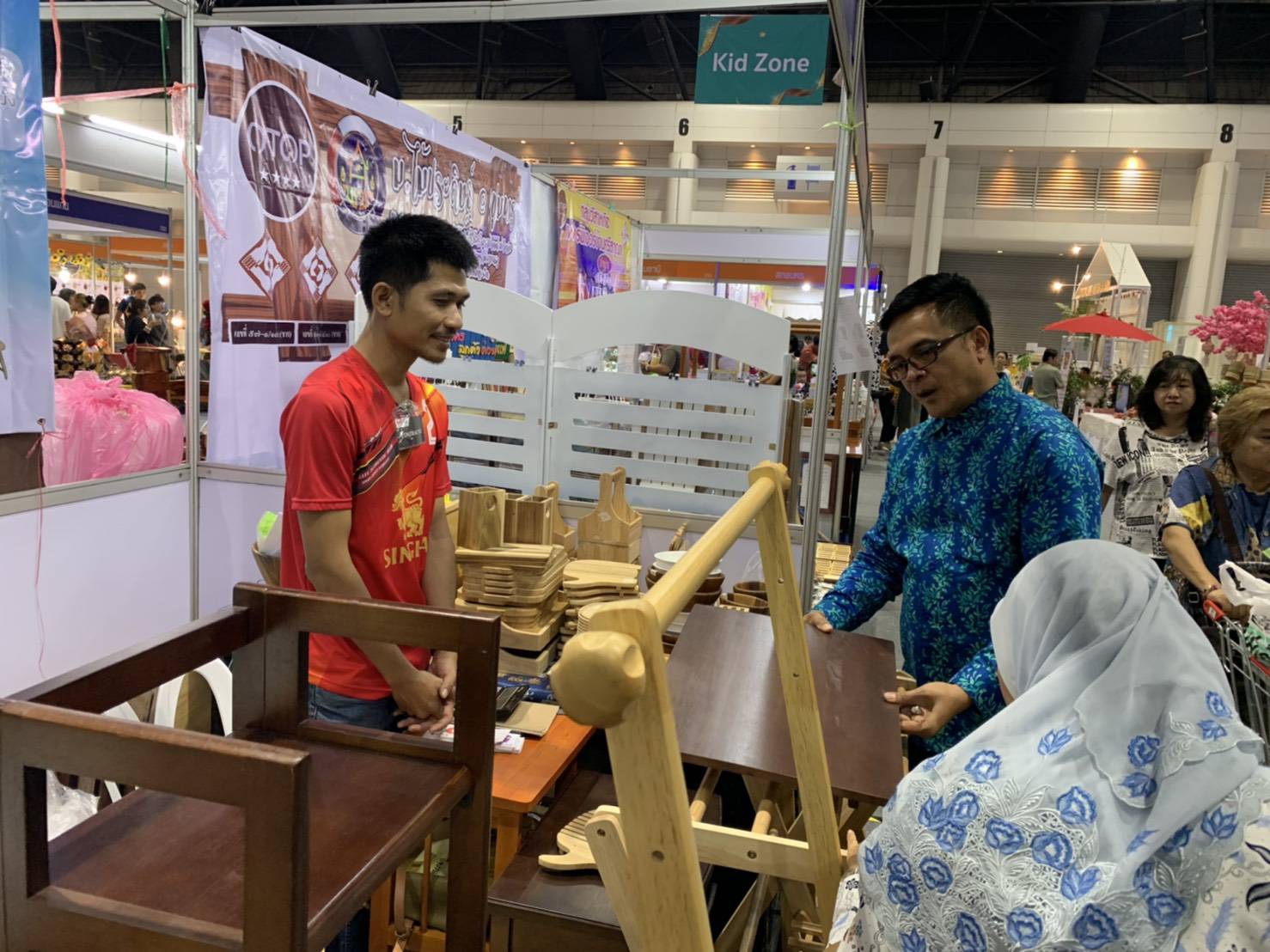 พจ.ยะลา เยี่ยมให้กำลังใจผู้ประกอบการ OTOP ในงาน Otop City 2019