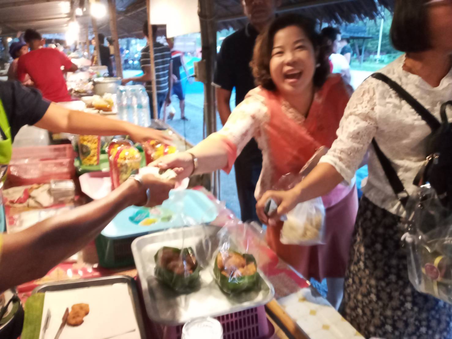พจ.ยะลา ตรวจเยี่ยมการเตรียมความพร้อม kick off ถนนคนเดิน จังหวัดยะลา