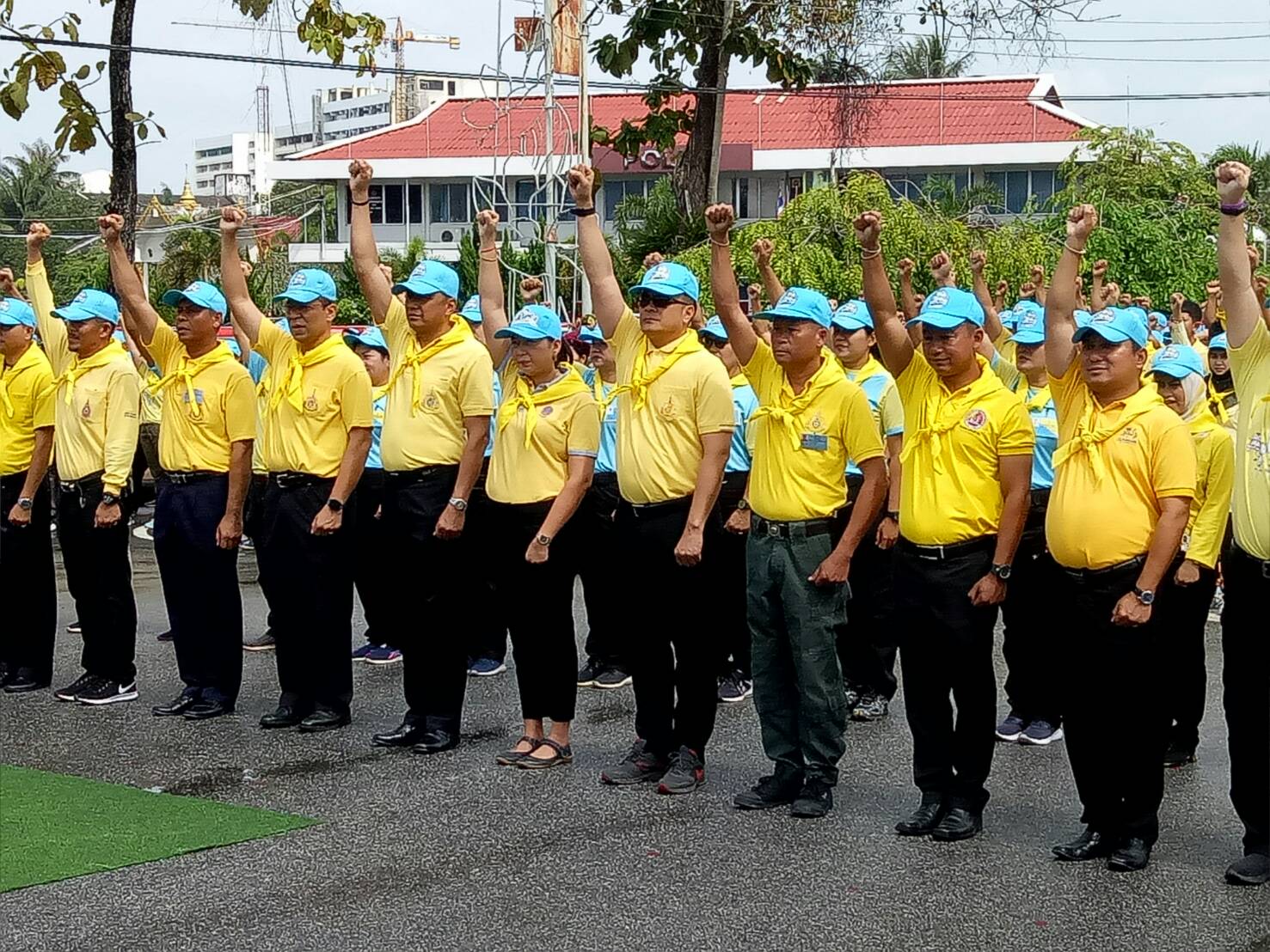 พช.ยะลา ร่วมกิจกรรมจิตอาสาพัฒนาเนื่องในวันคล้ายวันพระบรมราชสมภพของพระบาทสมเด็จพระบรมชนกาธิเบศร มหาภูมิพลอดุลยเดช บรมนาถบพิตร