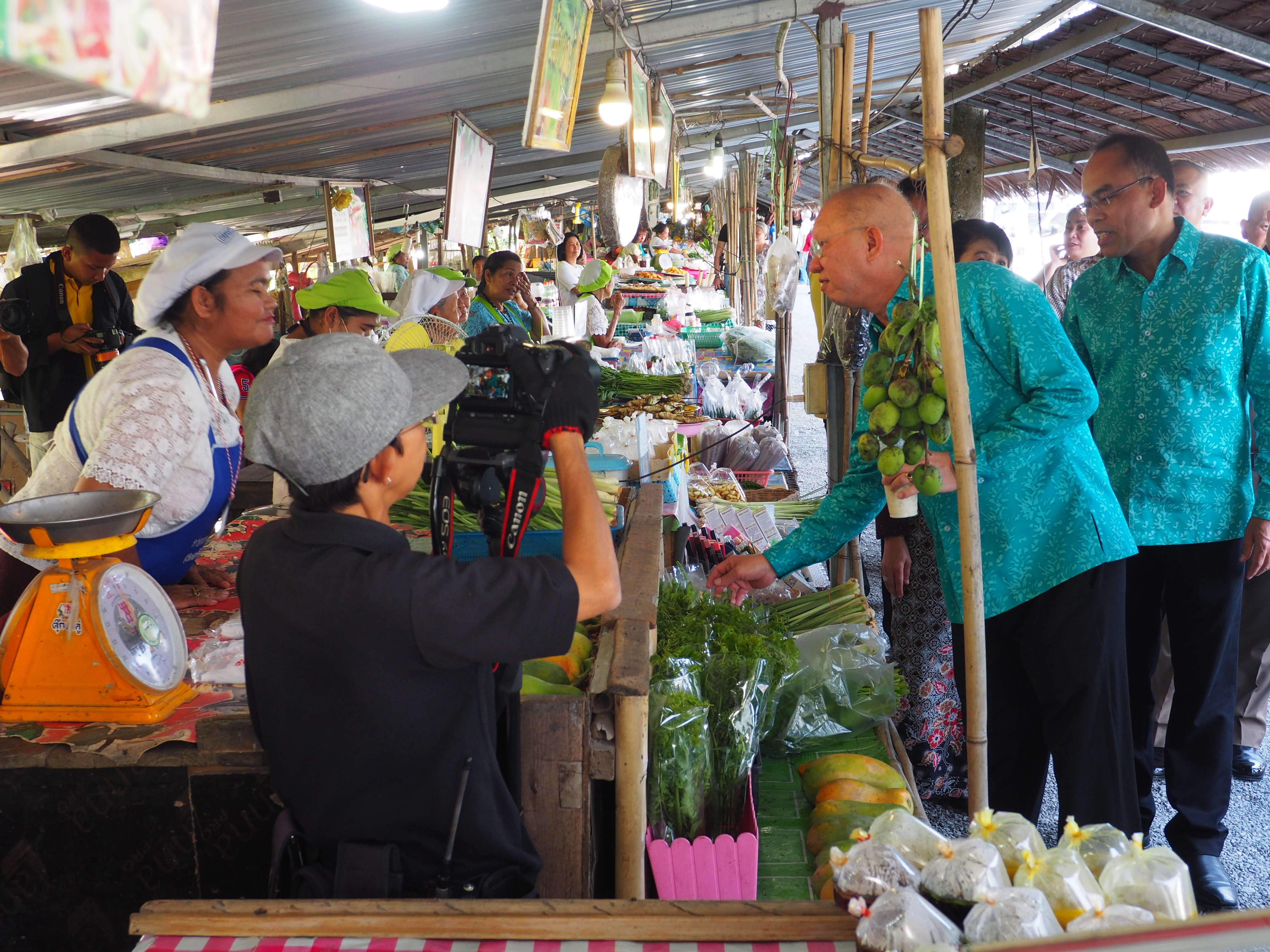 จ.ยะลา Kick off ถนนคนเดินบ้านคลองทรายใน “เดิน กิน ชิม เที่ยว”