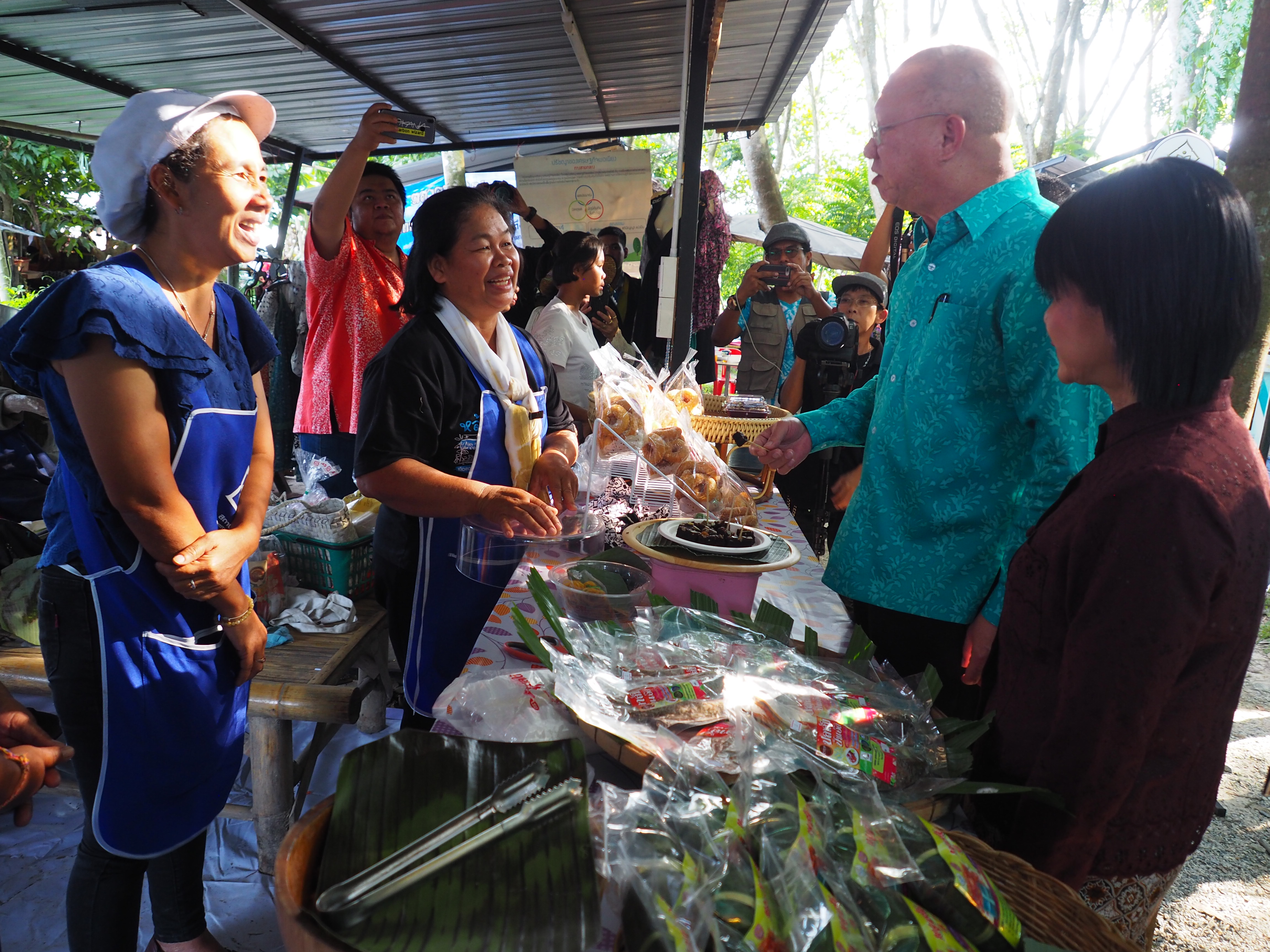 จ.ยะลา Kick off ถนนคนเดินบ้านคลองทรายใน “เดิน กิน ชิม เที่ยว”