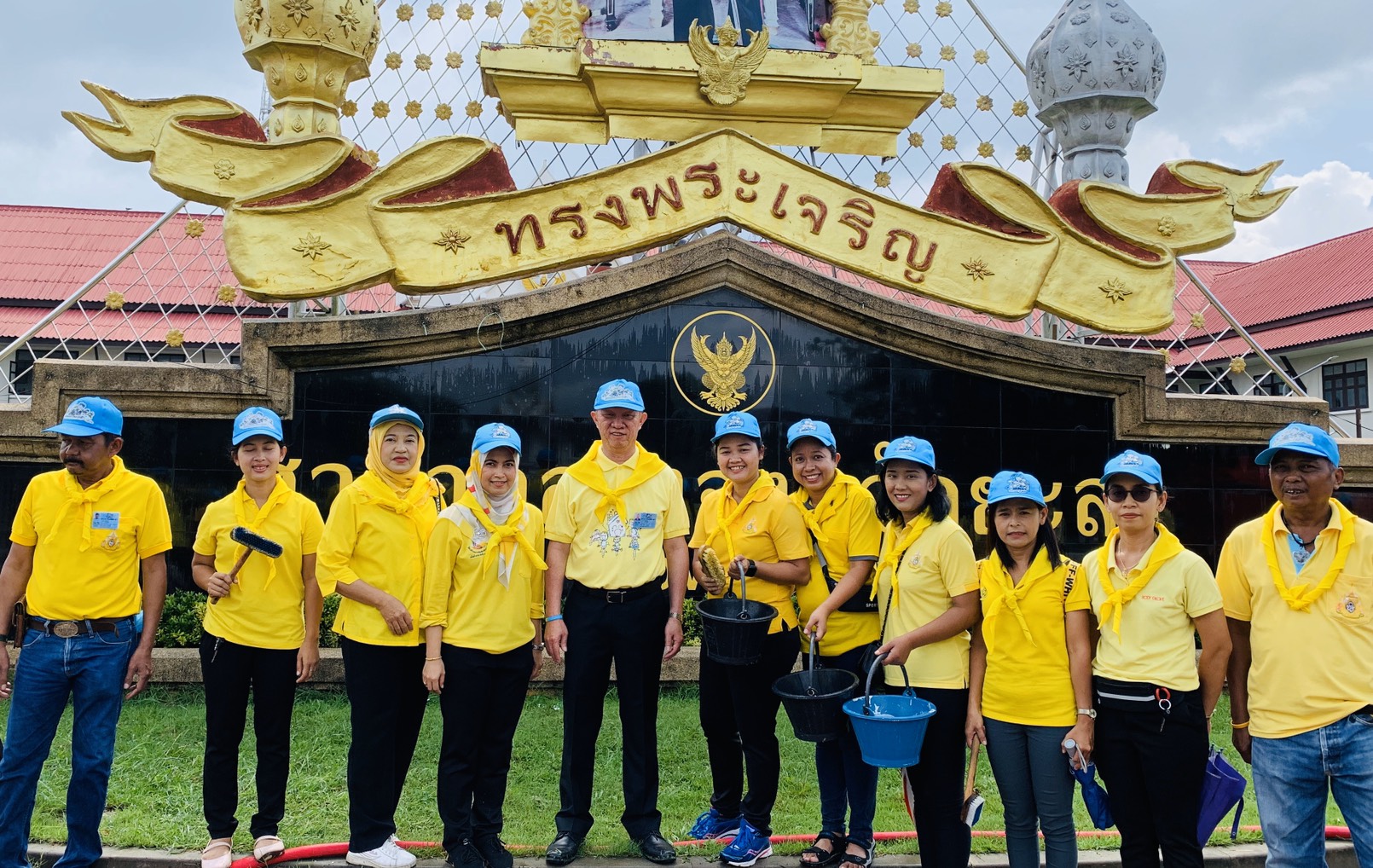 พช.ยะลา ร่วมกิจกรรมจิตอาสาพัฒนาเนื่องในวันคล้ายวันพระบรมราชสมภพของพระบาทสมเด็จพระบรมชนกาธิเบศร มหาภูมิพลอดุลยเดช บรมนาถบพิตร