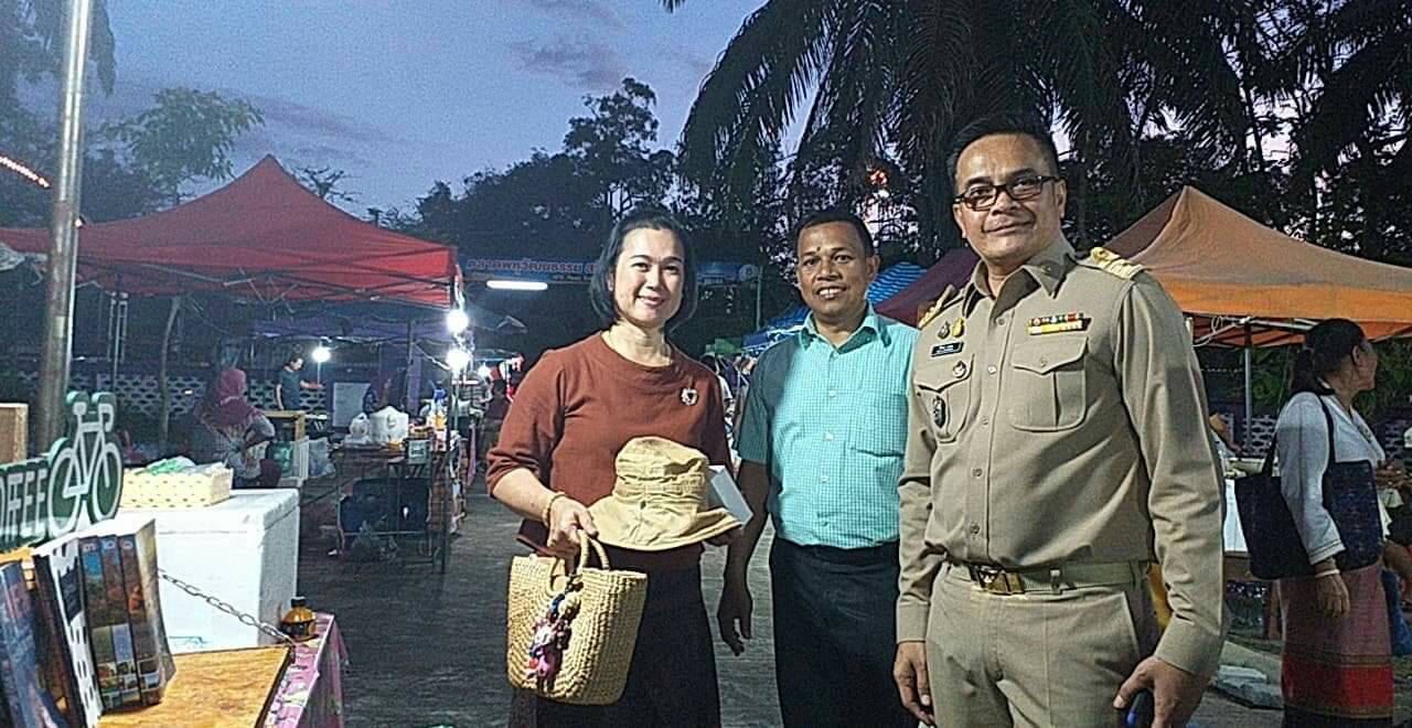 พช. ยะลา ร่วมงานเปลี่ยนชุมชนเป็นห้องประชุมและถนนคนเดินจังหวัดยะลา