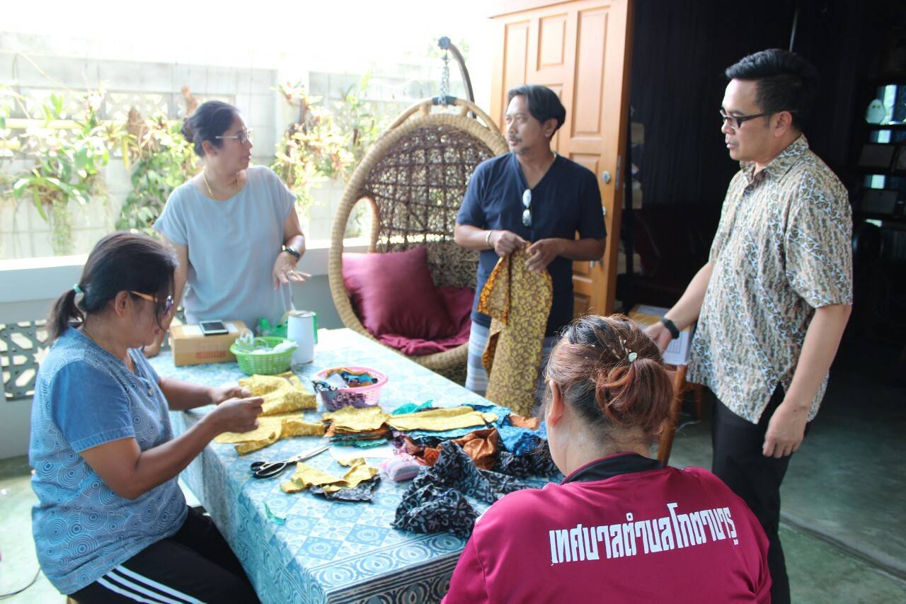 OTOP ยะลา เร่งผลิตหน้ากากผ้าสู้ภัยโรค Covid 19