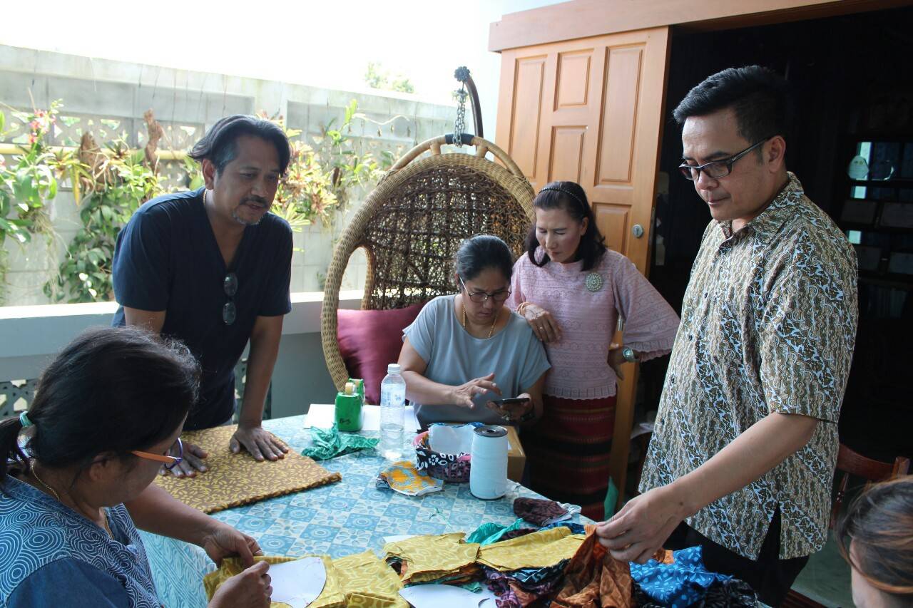 OTOP ยะลา เร่งผลิตหน้ากากผ้าสู้ภัยโรค Covid 19