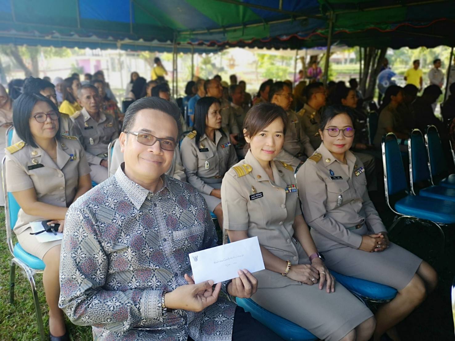 พช.ยะลา มอบเงินสมทบทุนจัดทำหน้ากากอนามัย มอบให้กับประชาชนในจังหวัดยะลา