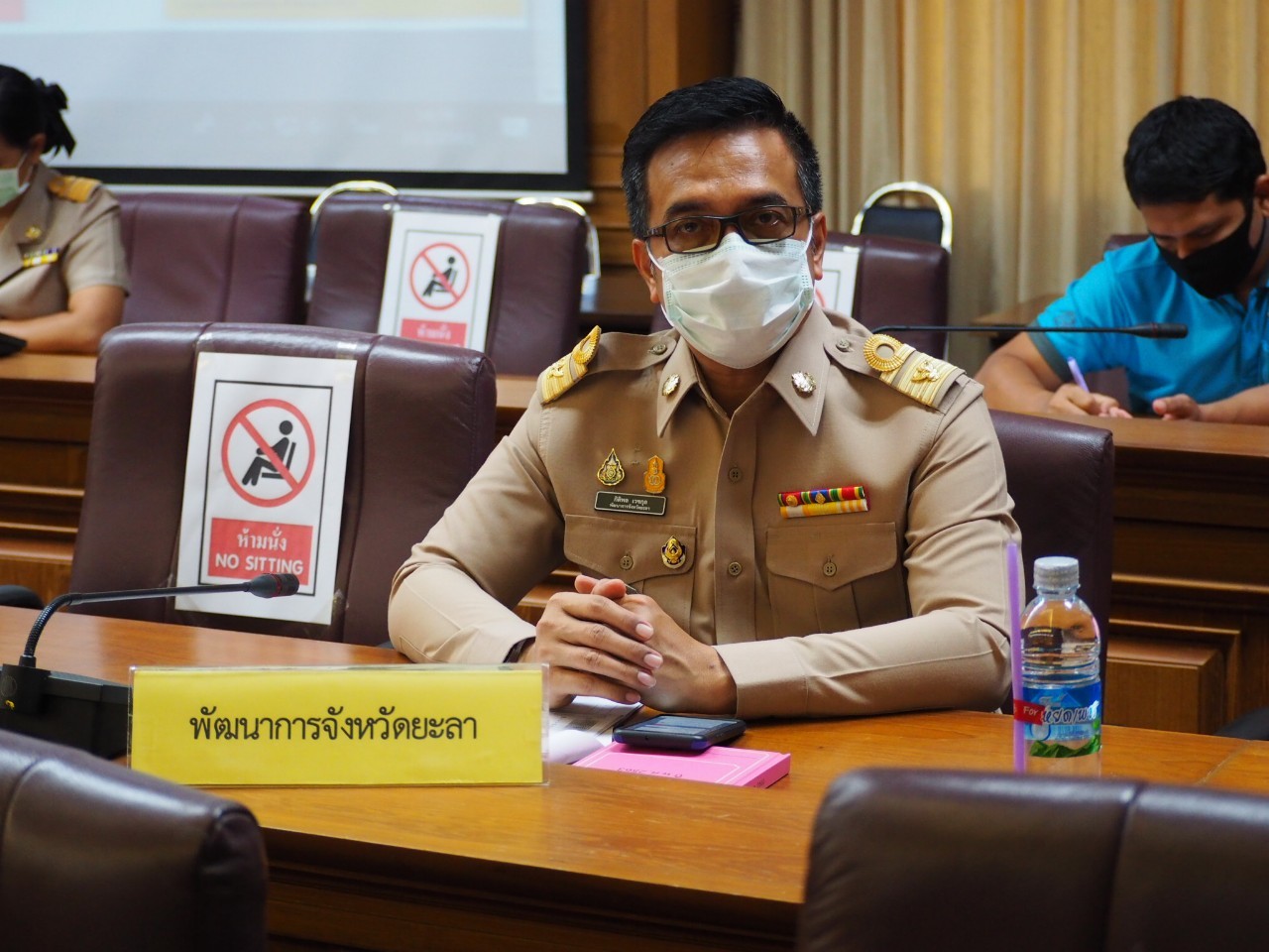 พจ.ยะลา ประชุมศูนย์เฝ้าระวังและป้องกันการแพร่ระบาดของโรคติดเชื้อ Covid 19