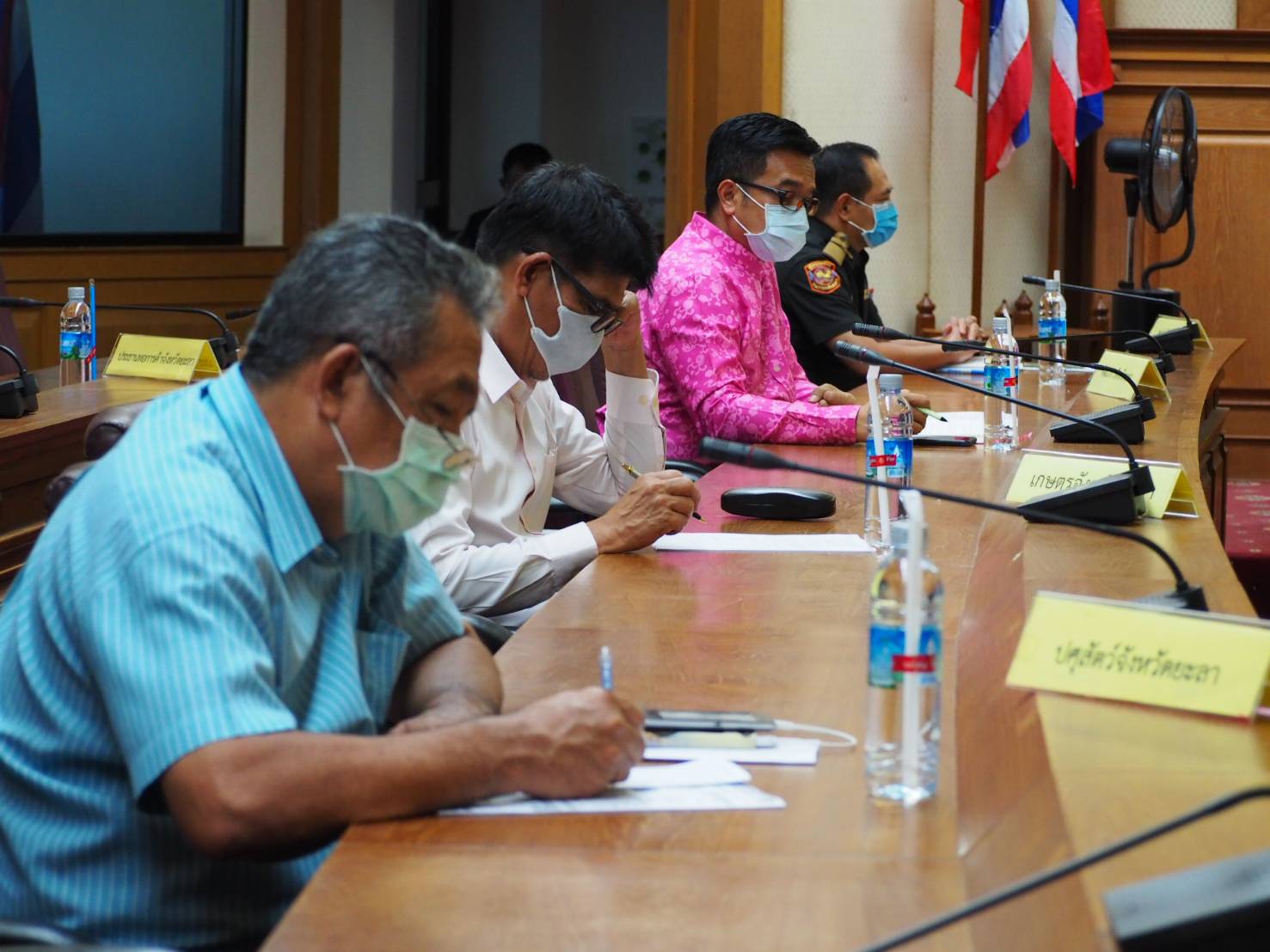 พช.ยะลา ร่วมประชุมเฝ้าระวัง โควิด – 19 ครั้งที่ 12/2563