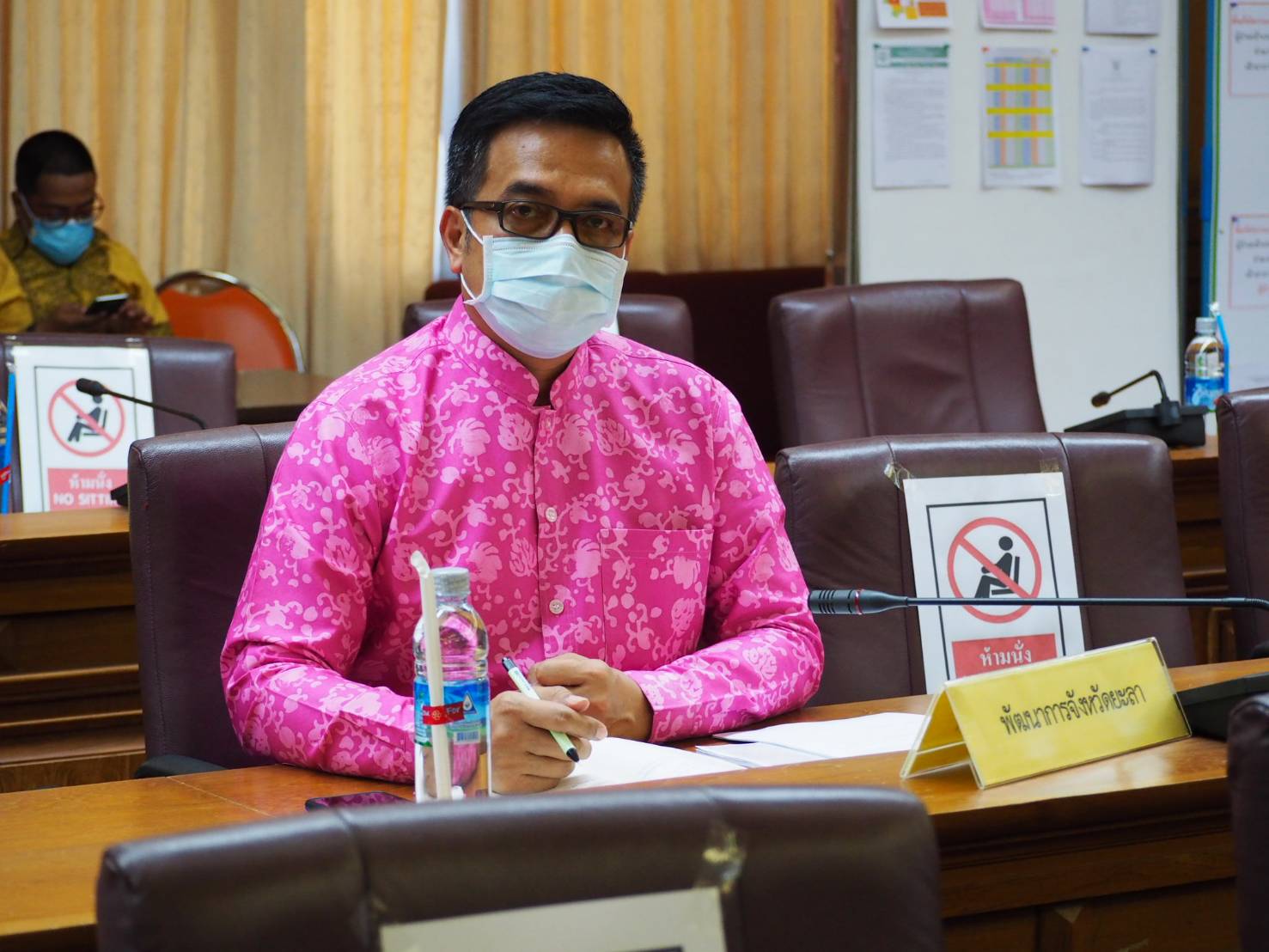 พช.ยะลา ร่วมประชุมเฝ้าระวัง โควิด – 19 ครั้งที่ 12/2563