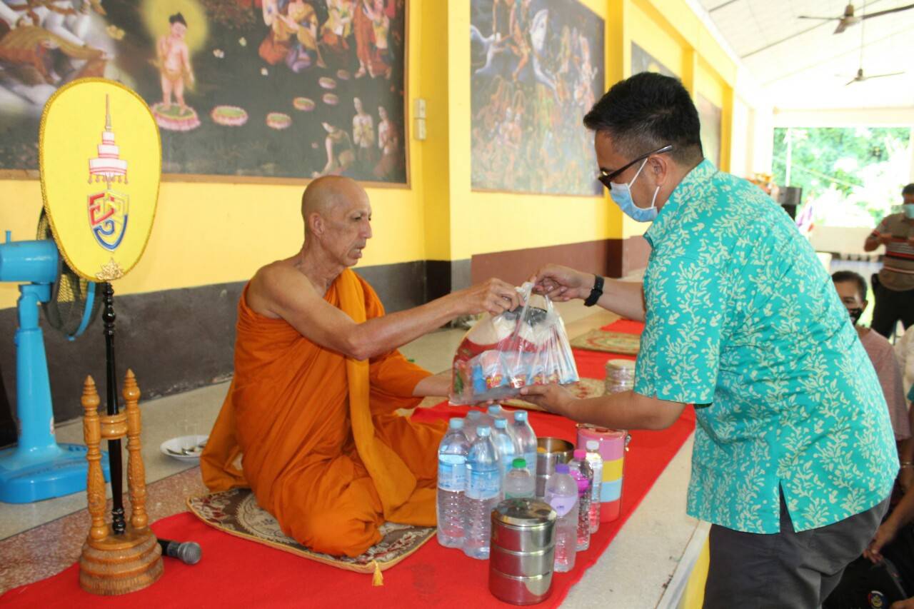 ยะลา ถวายเมล็ดพันธุ์ผัก เครื่องอุปโภค บริโภค แด่วัด-ที่พักสงฆ์ สู้ภัยโควิด 19