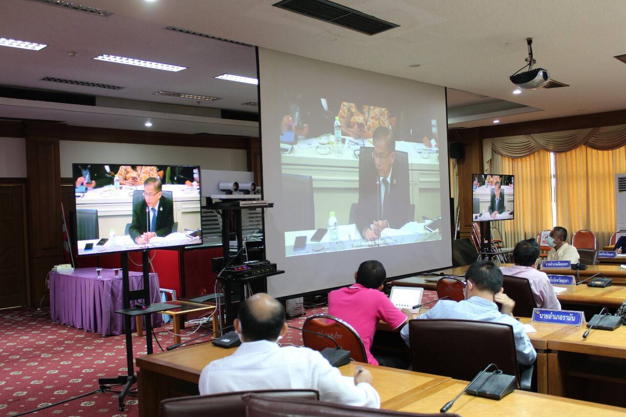พจ.ยะลา รับชมการประชุมชี้แจงโครงการภายใต้กรอบนโยบายการฟื้นฟูเศรษฐกิจฯ