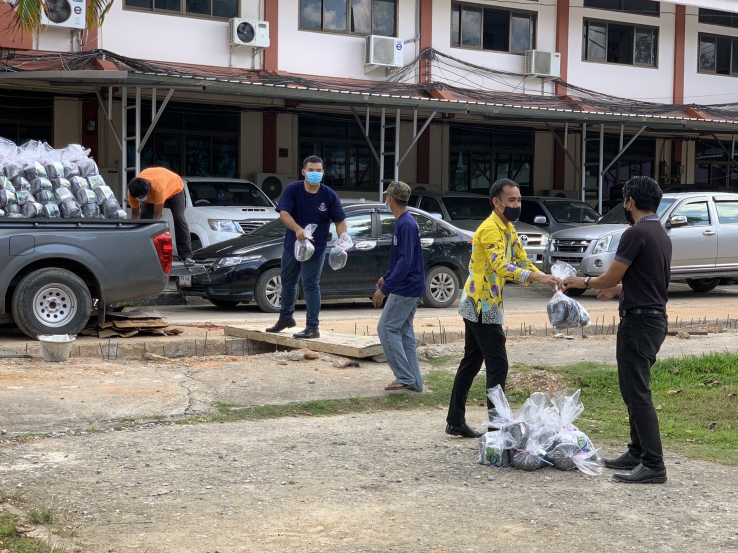 พช.ยะลา ขยายผลปลูกผักสวนครัว ให้แก่ประชาชนอำเภอรามัน