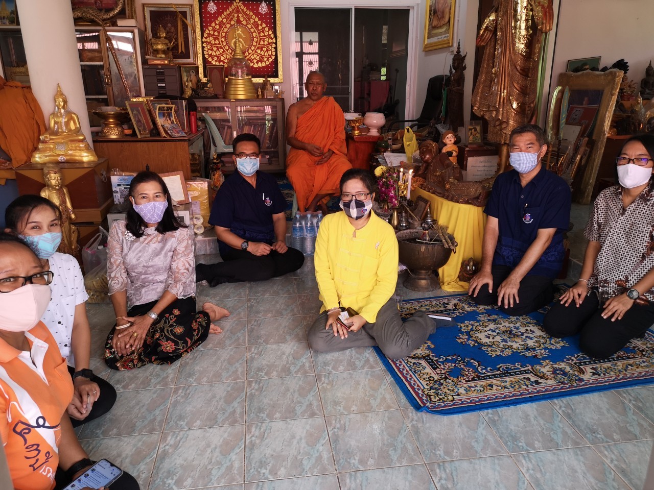 พัฒนาชุมชนยะลา ถวายเมล็ดพันธุ์ผัก เครื่องอุปโภค บริโภค แด่วัด-ที่พักสงฆ์ ในพื้นที่อำเภอยะหา