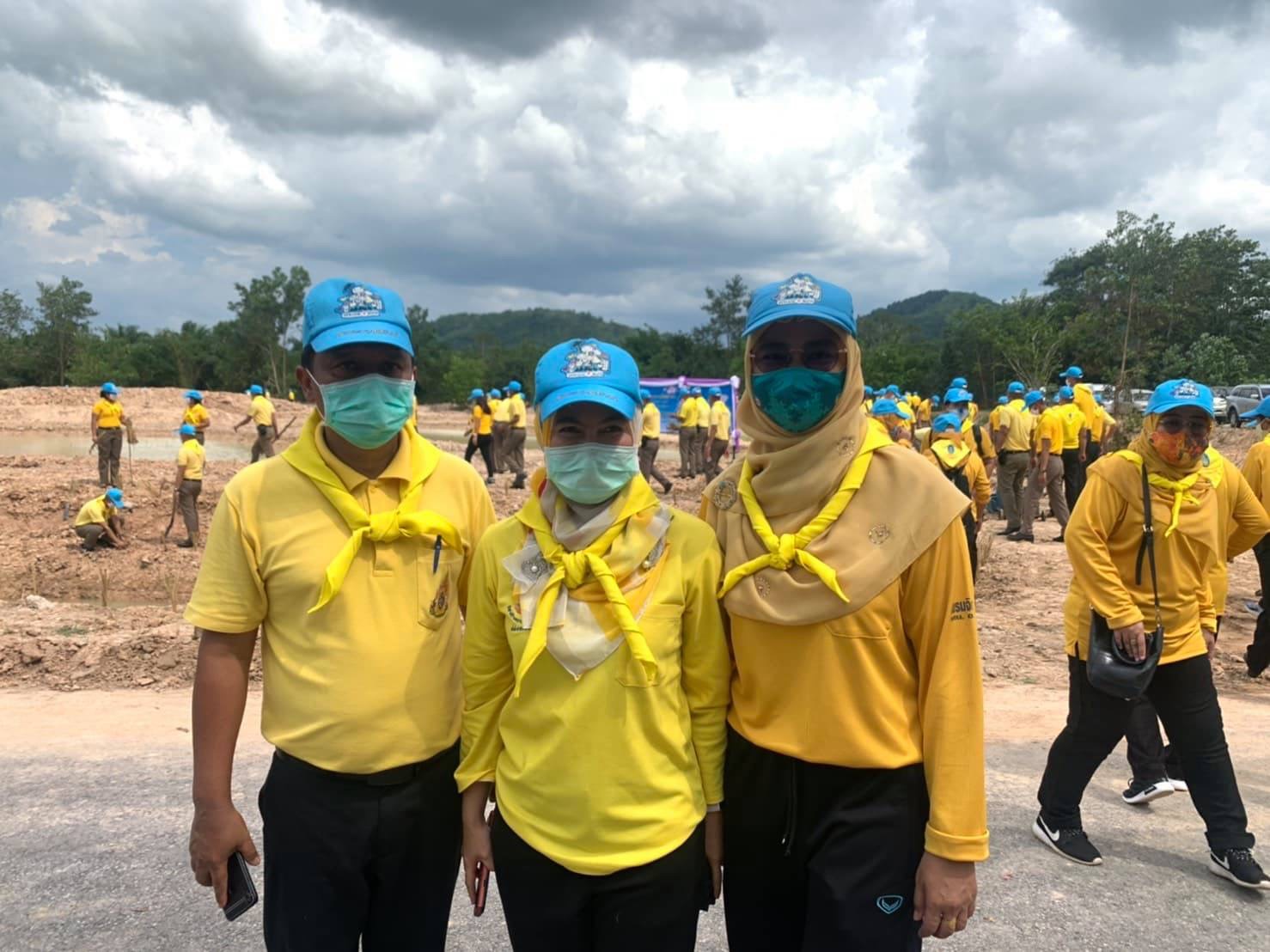 พช.ยะลา ร่วมกิจกรรมจิตอาสาพัฒนาเนื่องในโอกาสวันเฉลิมพระชนมพรรษาสมเด็จพระนางเจ้าฯ พระบรมราชินี