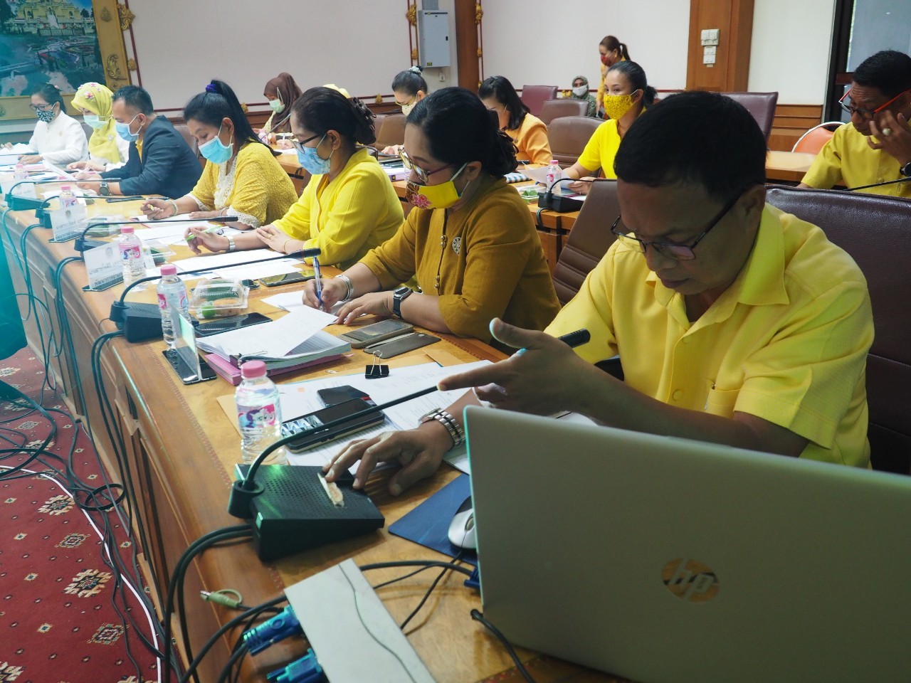 พจ.ยะลา ประชุมผู้บริหารฯ ครั้งที่ 4 พร้อมมอบประกาศเกียรติบัตรให้ข้าราชการผู้ที่มีผลงานดีเด่นในรอบปี
