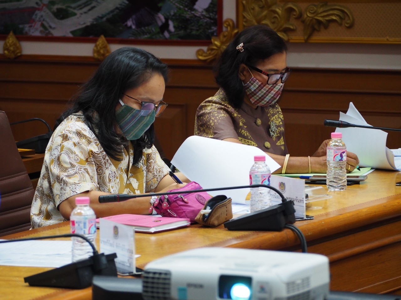 พจ.ยะลา ประชุมผู้บริหารฯ ครั้งที่ 4 พร้อมมอบประกาศเกียรติบัตรให้ข้าราชการผู้ที่มีผลงานดีเด่นในรอบปี
