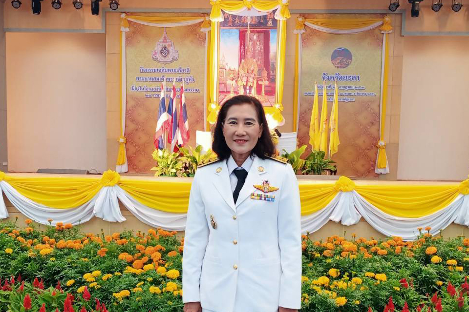 พช.ยะลา ร่วมพิธีลงนามถวายพระพร เนื่องในวันเฉลิมพระชนมพรรษา พระบาทสมเด็จพระปรเมนทรรามาธิบดีศรีสินทรมหาวชิราลงกรณ พระวชิรเกล้าเจ้าอยู่หัว