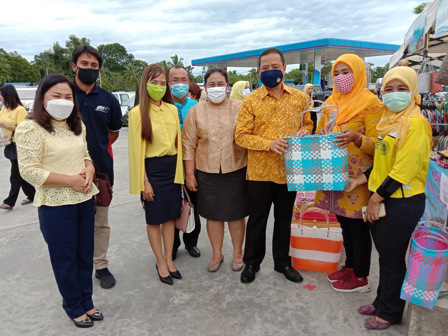 พช.ยะลา ร่วมงาน “พาณิชย์ยะลา ชวนช้อปเพื่อชุมชน สู้ภัย Covid-19”