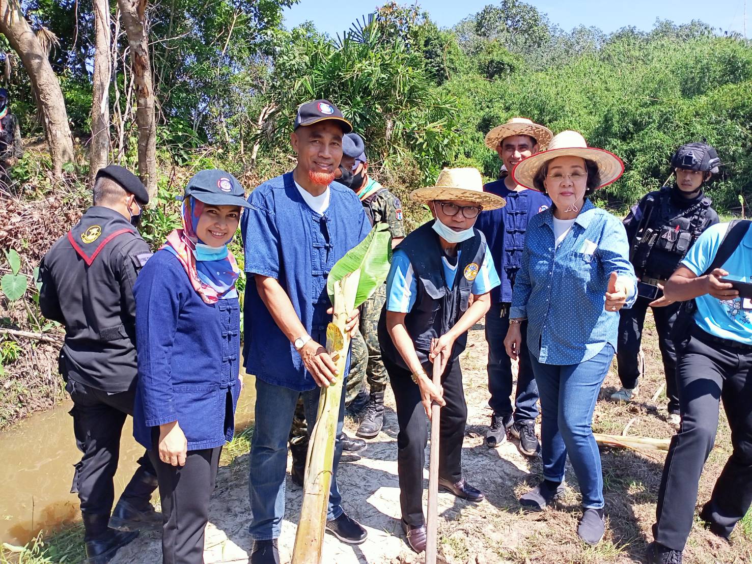 พช.ยะลา ร่วมกิจกรรมเครือข่ายผู้นำการพัฒนาคุณภาพชีวิตตามหลักทฤษฎีใหม่ รูปแบบประยุกต์สู่ “โคก หนอง นา โมเดล”