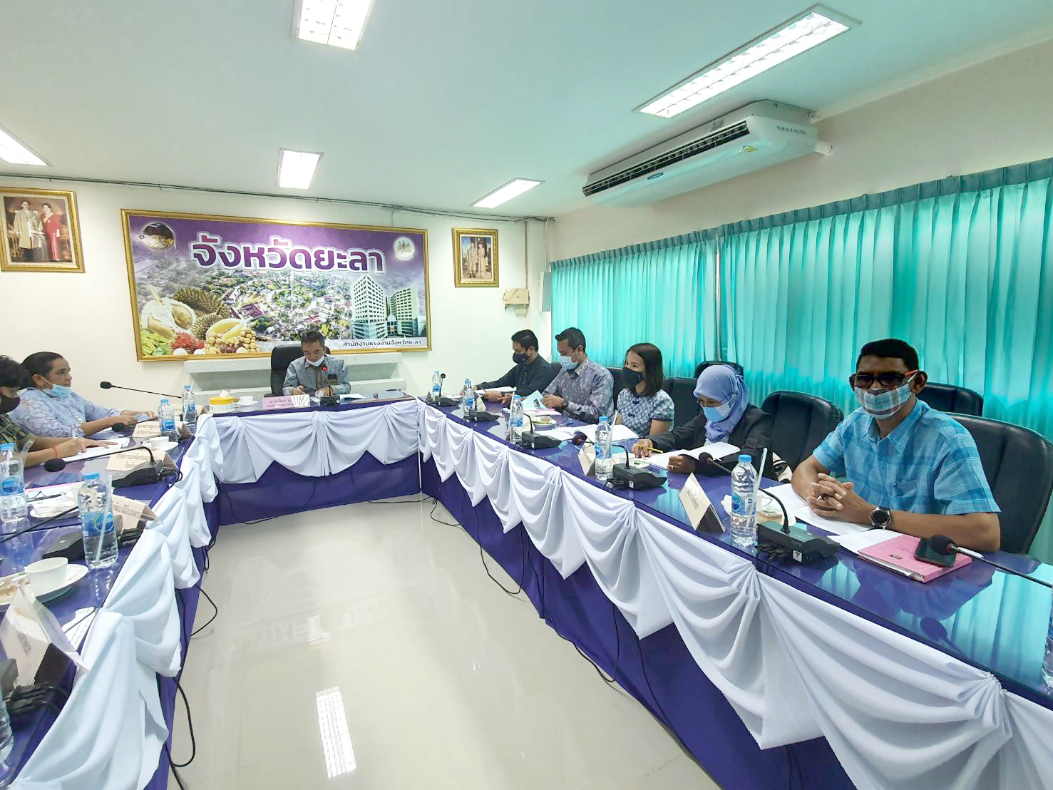 พช.ยะลา ร่วมประชุมคณะกรรมการศูนย์ช่วยเหลือผู้ประสบความเดือดร้อนด้านอาชีพกระทรวงแรงงานประจำจังหวัดยะลา
