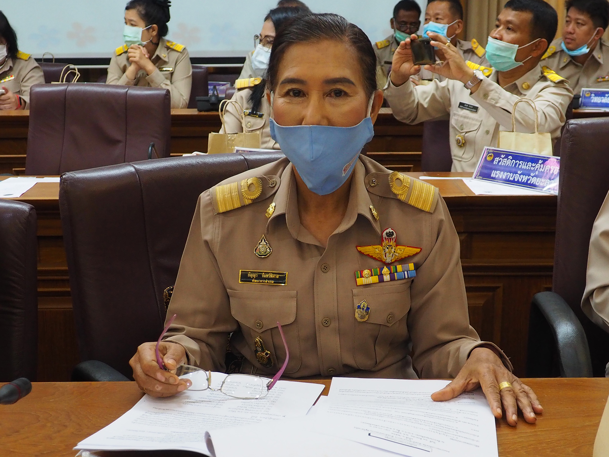 ผู้ว่าฯยะลา มอบเกียรติบัตรบุคคลต้นแบบการน้อมนำแนวทางพระราชดำริของสมเด็จพระกนิษฐาธิราชเจ้า กรมสมเด็จพระเทพรัตนราชสุดาฯ สยามบรมราชกุมารี สู่แผนปฏิบัติการ 90 วัน ปลูกผักสวนครัว เพื่อสร้างความมั่นคงทางอาหาร