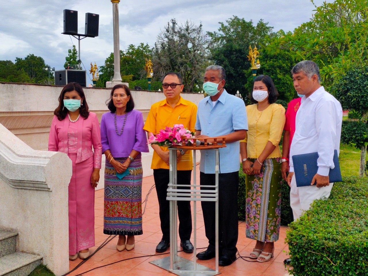 สตรียะลา สืบสานประเพณีวัฒนธรรมไทย “รำถวายสักการะ ศาลหลักเมืองยะลา”