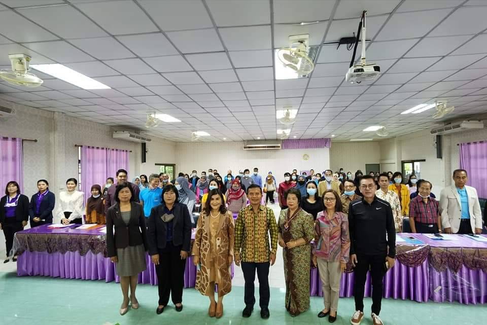 พช.ยะลา  ร่วมประชุมเชิงปฏิบัติการโครงการพัฒนาการนำเสนอรายการและข่าวให้กับบุคลากรและเครือข่ายโดยสถานีวิทยุกระจายเสียงแห่งประเทศไทยจังหวัดยะลา
