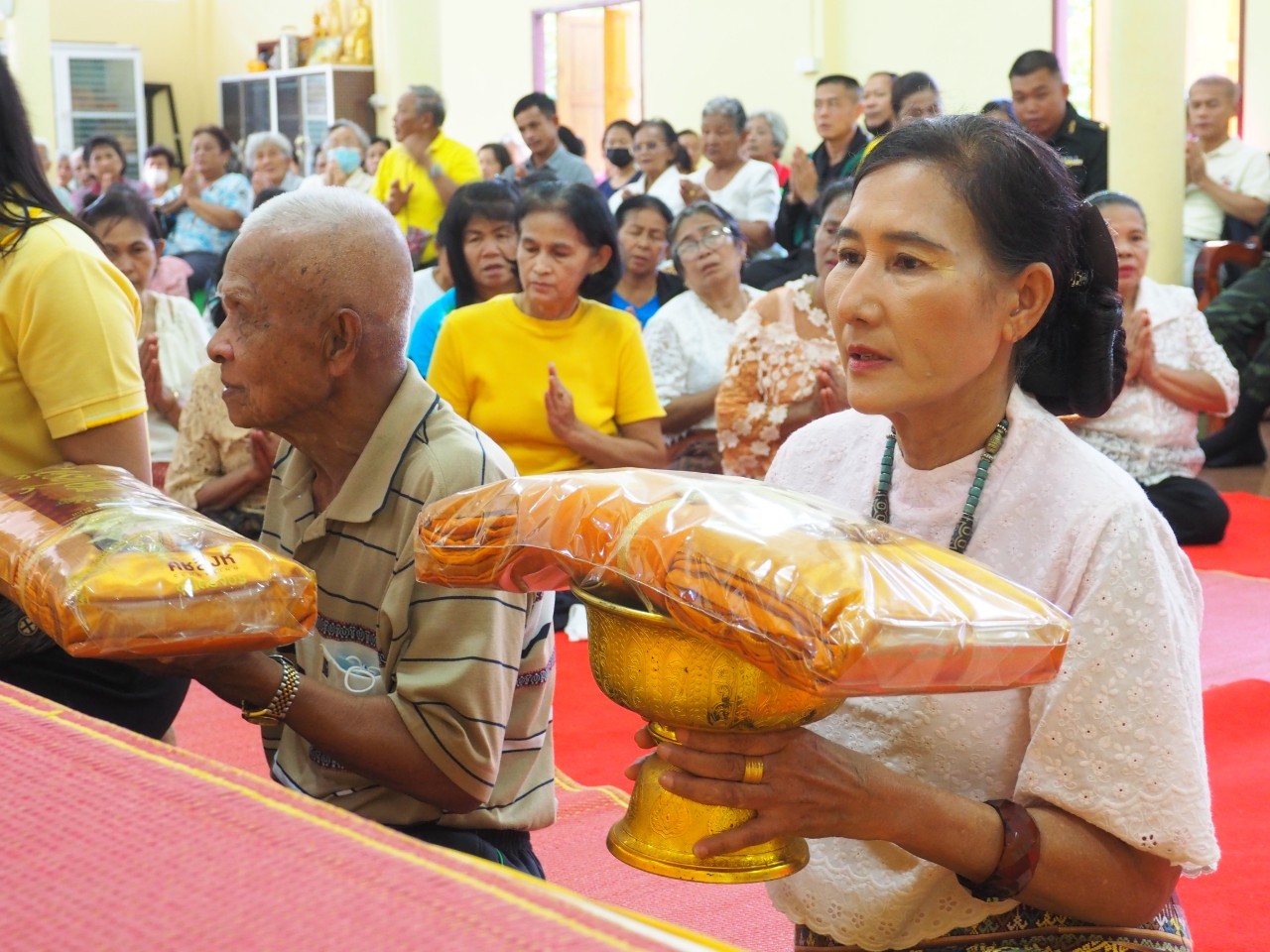 พจ.ยะลา เป็นประธานพิธีทอดผ้าป่าสามัคคีที่พักสงฆ์ถ้ำเขาไท