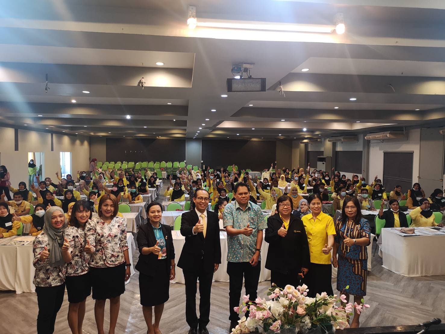 พช.ยะลา ร่วมพิธีมอบเกียรติบัตรผู้ผ่านการฝึกอบรม โครงการฝึกอบรมอาสาสมัครบริบาลท้องถิ่นฯ