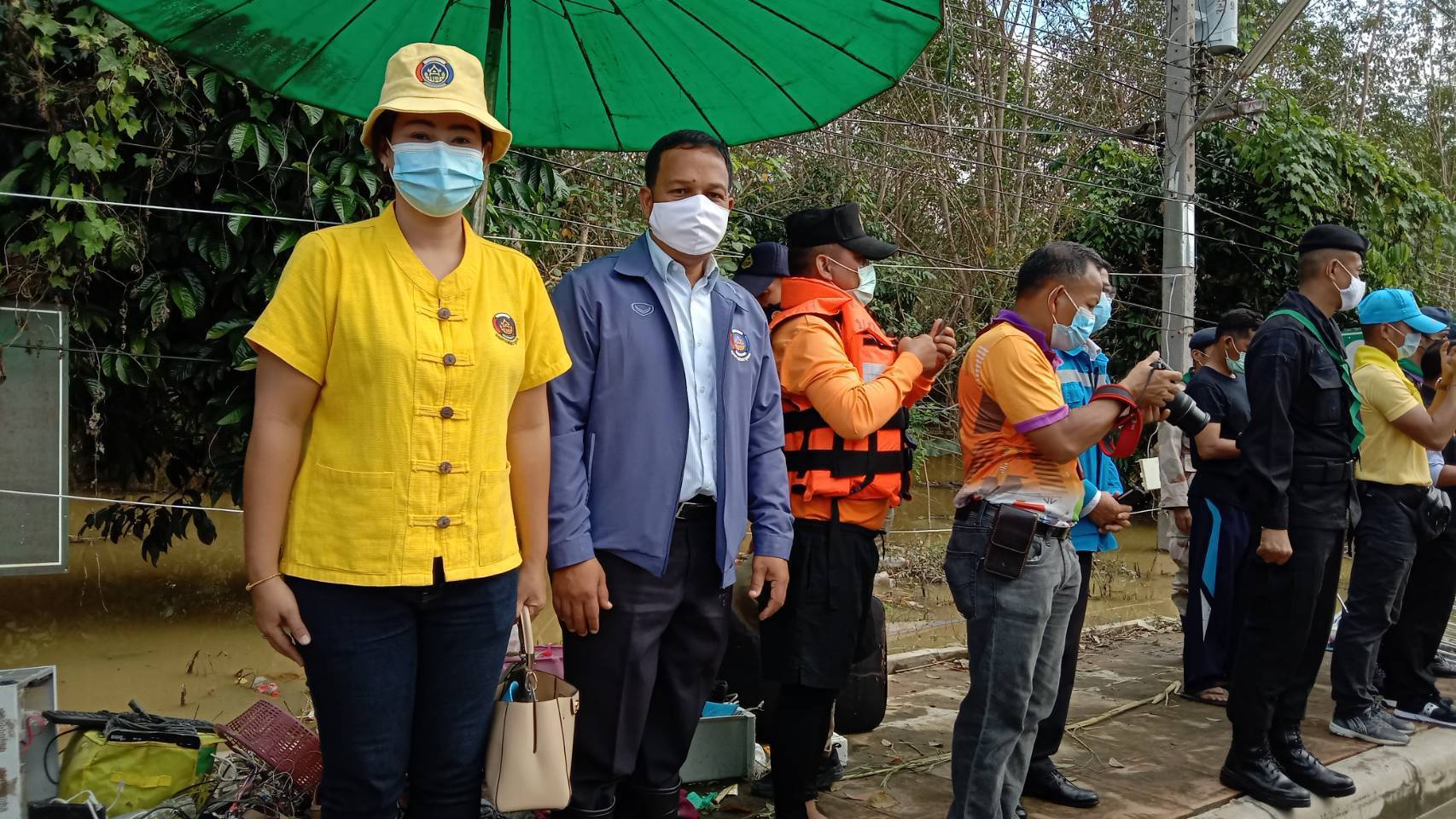 มท.2 เยี่ยมผู้ประสบภัยและมอบถุงยังชีพในพื้นที่จังหวัดยะลา