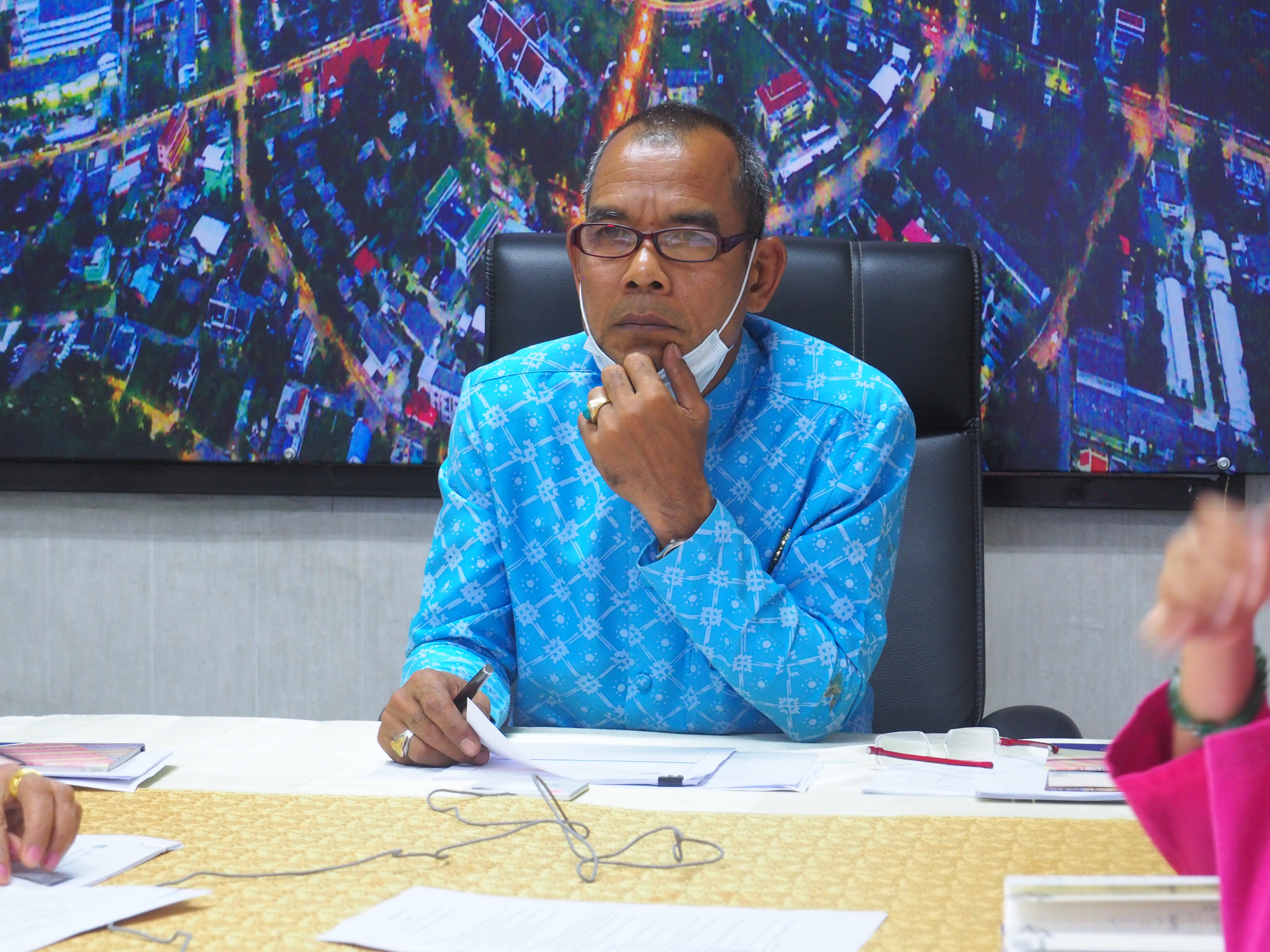 [ พจ.ยะลา รับชมการประชุมเร่งรัด​ กำ​กับ​ ติดตามการดำเนินงานกองทุนพัฒนาบทบาทสตรี ครั้งที่ 3 ]