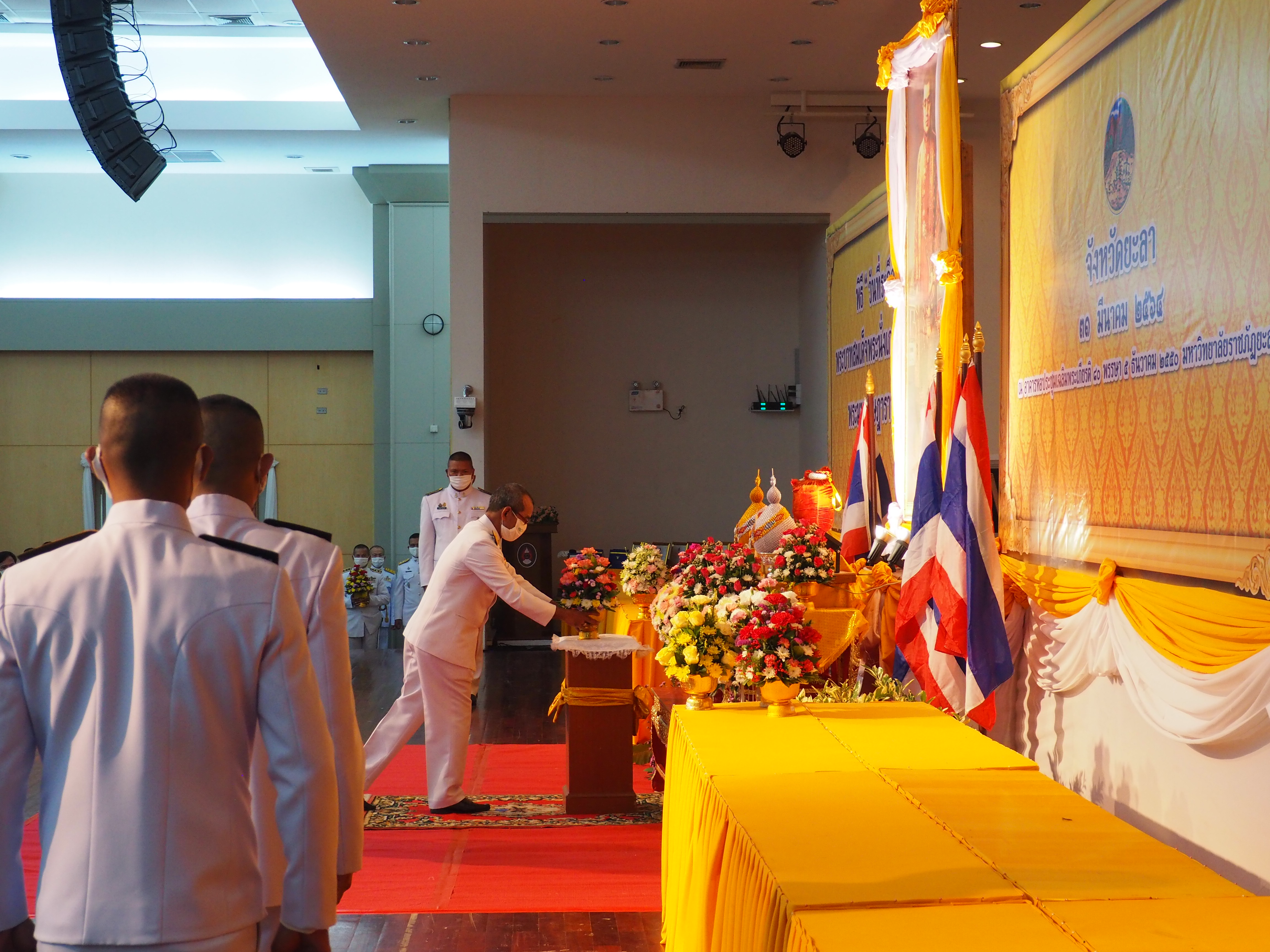 พช.ยะลา วางพานพุ่มวันที่ระลึกพระบาทสมเด็จพระนั่งเกล้าเจ้าอยู่หัว พระมหาเจษฎาราชเจ้า