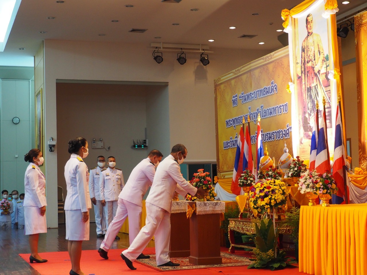 พัฒนาการจังหวัดยะลา เข้าร่วมพิธีถวายราชสักการะเนื่องในวันพระบาทสมเด็จพระพุทธยอดฟ้าจุฬาโลกมหาราช และวันที่ระลึกมหาจักรีบรมราชวงศ์