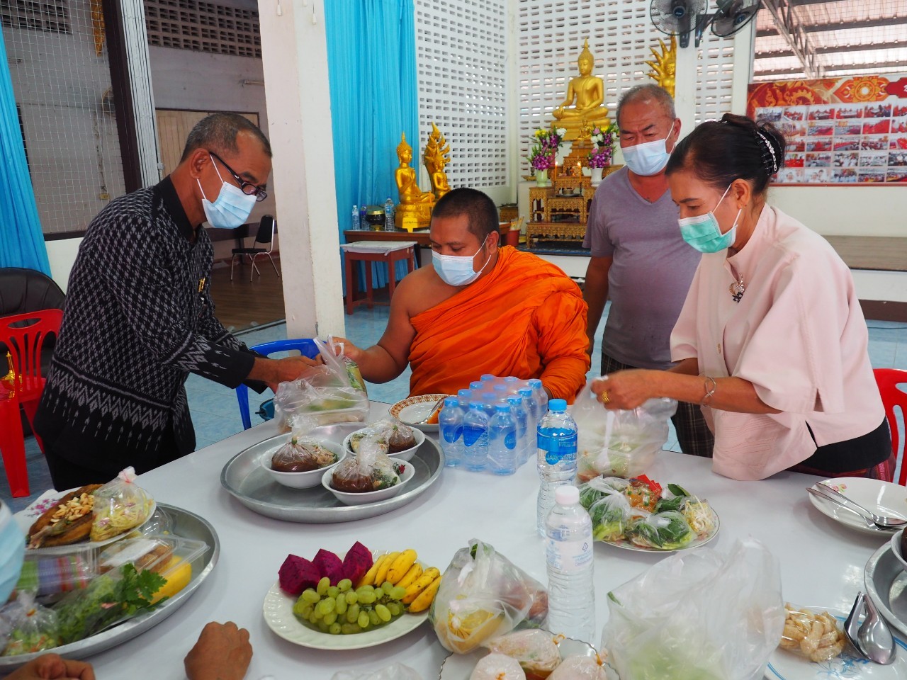 พจ.ยะลา ถวายภัตตาหารพระภิกษุ สามเณร ณ วัดพุทธภูมิ พระอารามหลวง